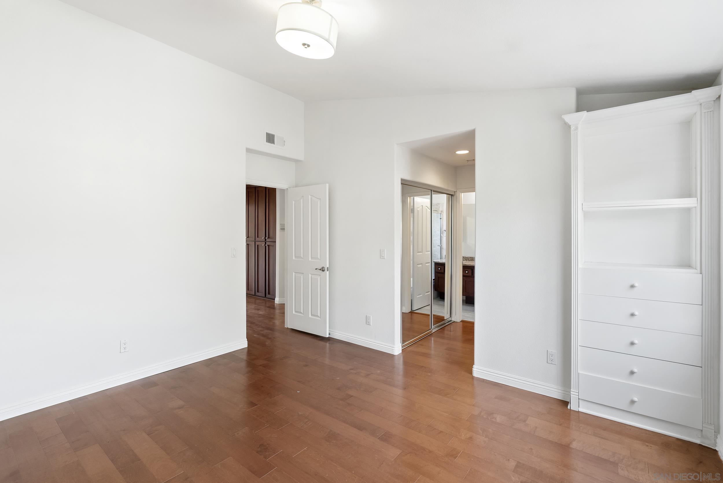 Detail Gallery Image 23 of 40 For 5123  Renaissance Ave  #C,  San Diego,  CA 92122 - 2 Beds | 2/1 Baths