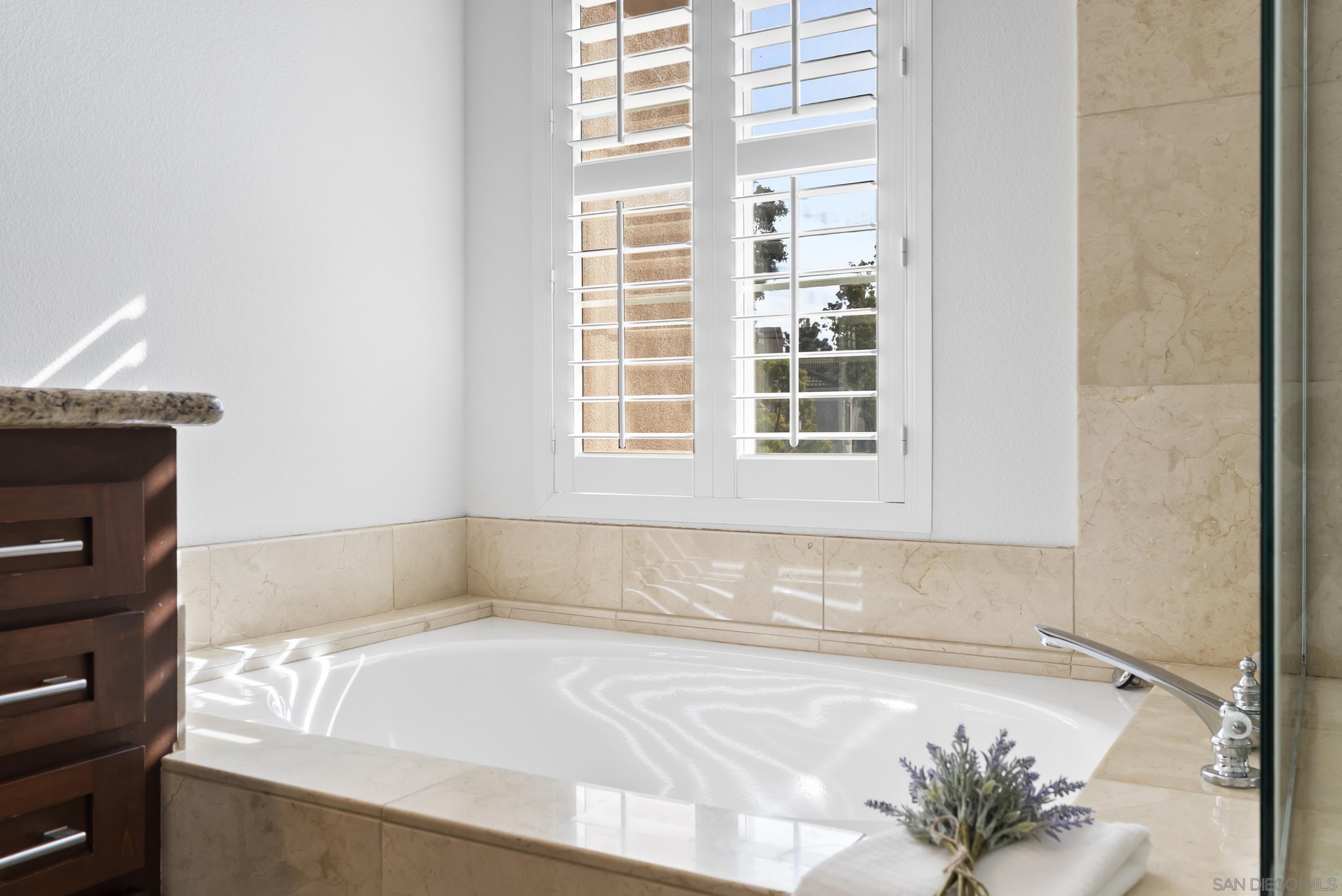 Detail Gallery Image 31 of 40 For 5123  Renaissance Ave  #C,  San Diego,  CA 92122 - 2 Beds | 2/1 Baths