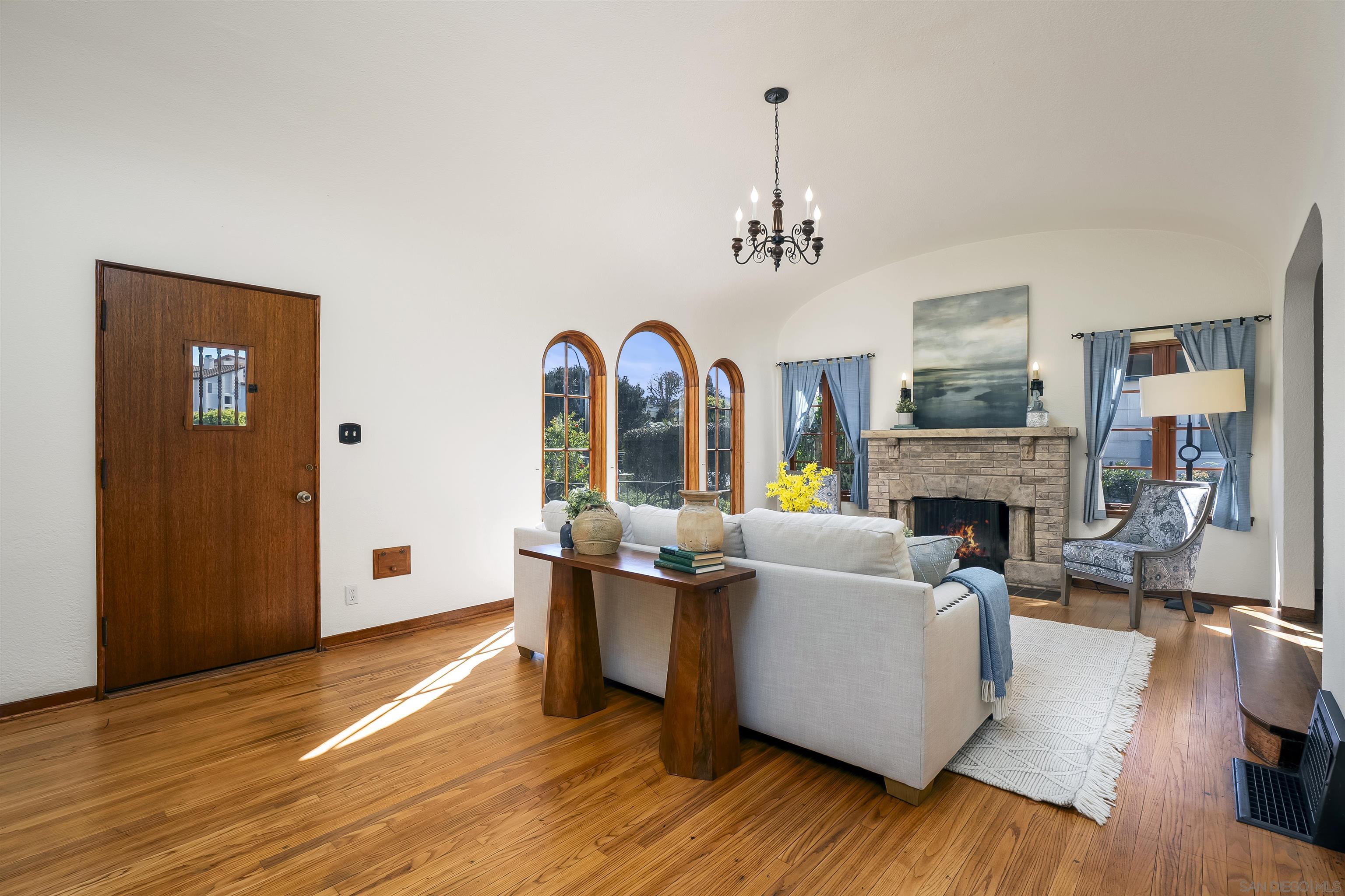 Detail Gallery Image 15 of 58 For 3714  Nimitz Blvd., San Diego,  CA 92107 - 2 Beds | 1/1 Baths