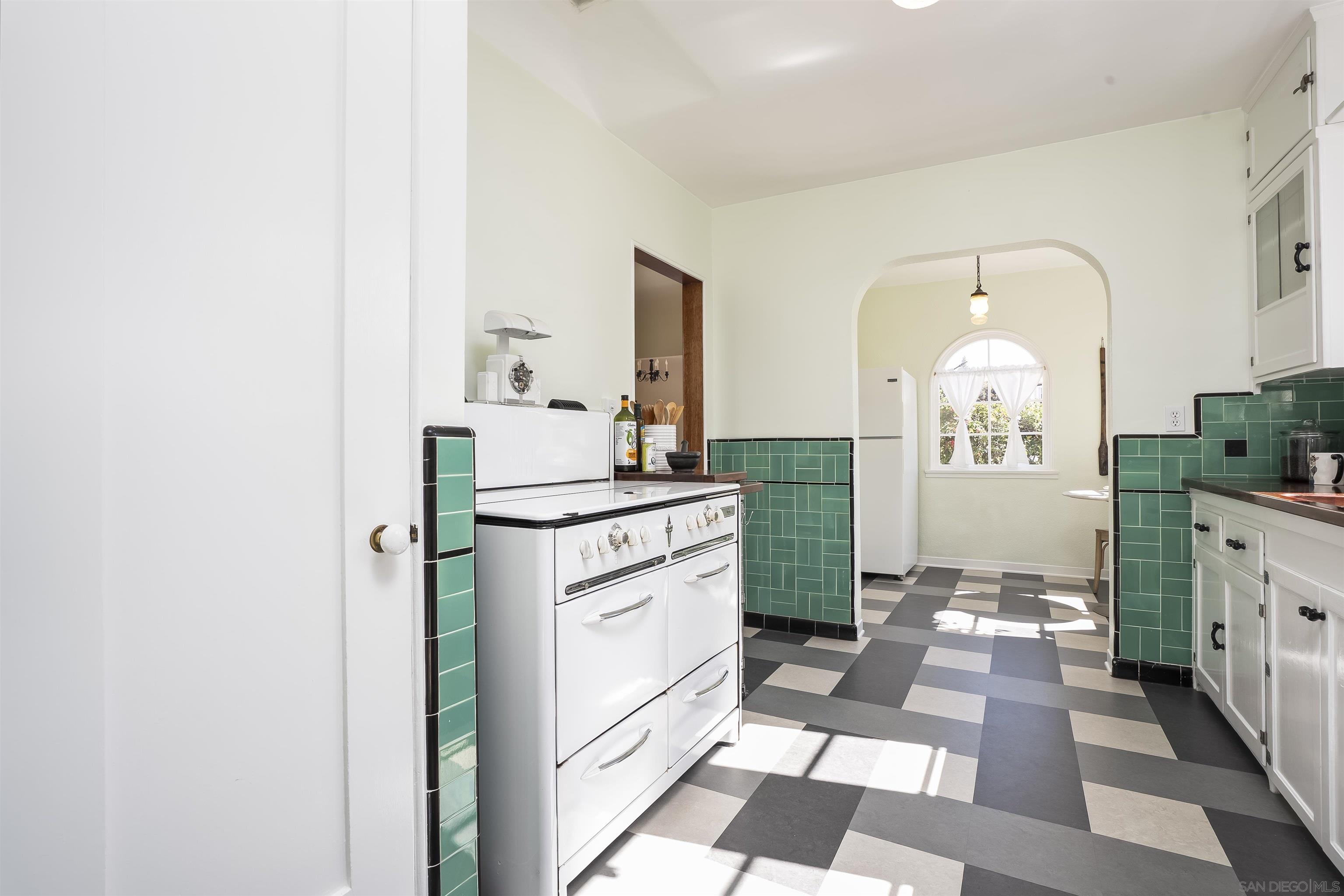 Detail Gallery Image 31 of 58 For 3714  Nimitz Blvd., San Diego,  CA 92107 - 2 Beds | 1/1 Baths