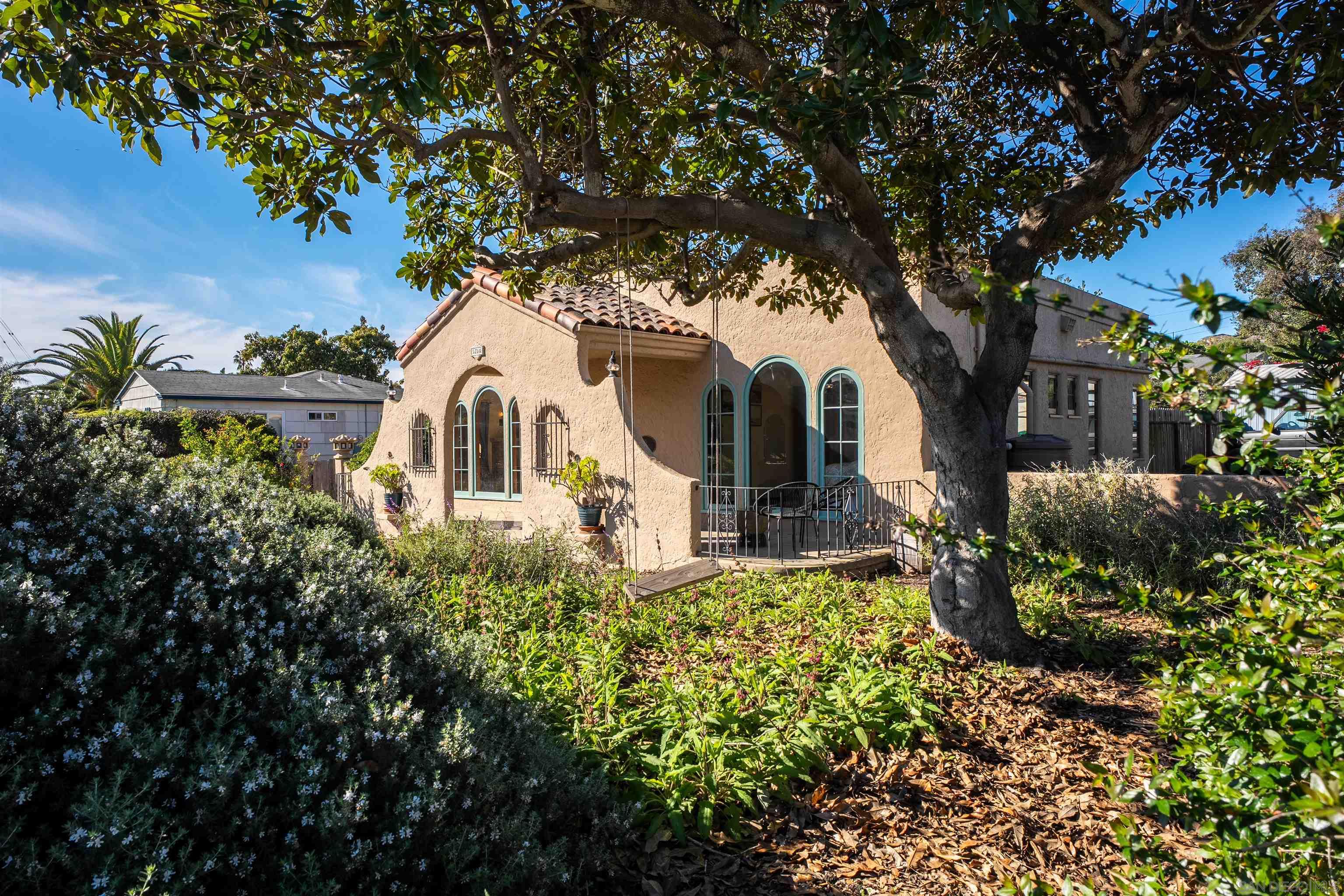 Detail Gallery Image 6 of 58 For 3714  Nimitz Blvd., San Diego,  CA 92107 - 2 Beds | 1/1 Baths