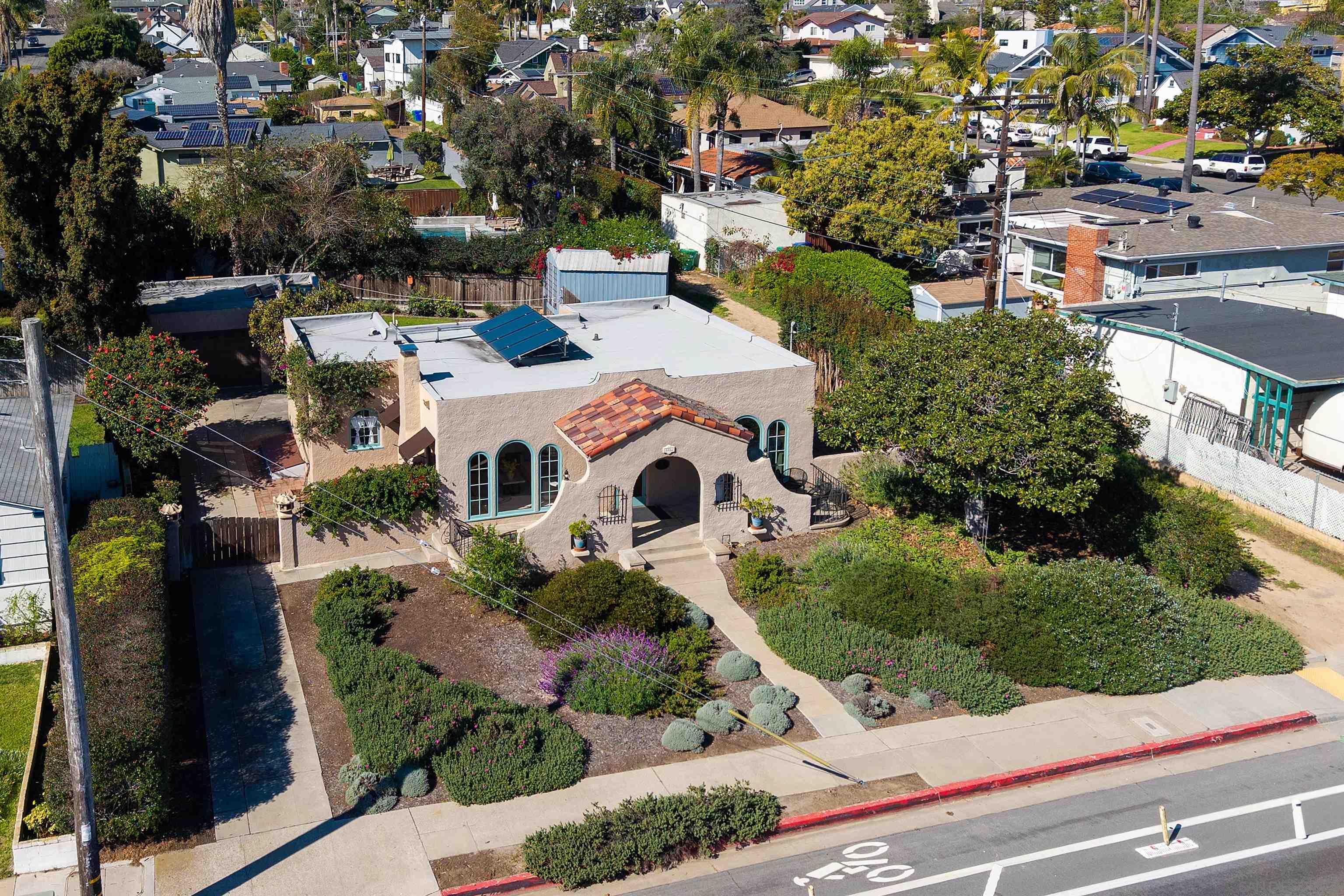 Detail Gallery Image 8 of 58 For 3714  Nimitz Blvd., San Diego,  CA 92107 - 2 Beds | 1/1 Baths