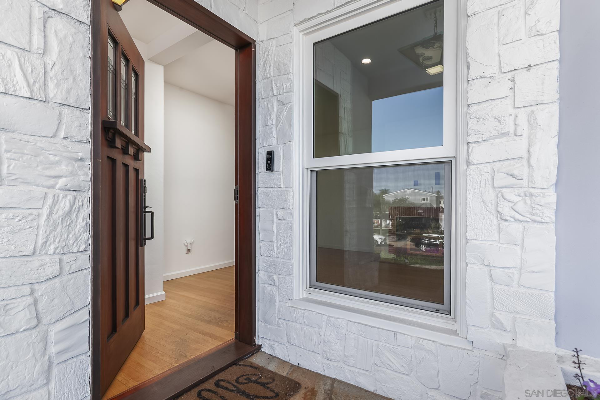 Detail Gallery Image 14 of 75 For 4445  Coronado Avenue, San Diego,  CA 92107 - 6 Beds | 2/1 Baths