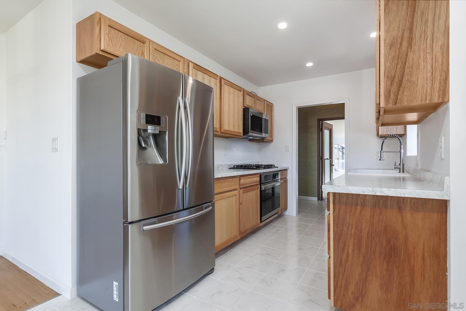 Detail Gallery Image 23 of 75 For 4445  Coronado Avenue, San Diego,  CA 92107 - 6 Beds | 2/1 Baths