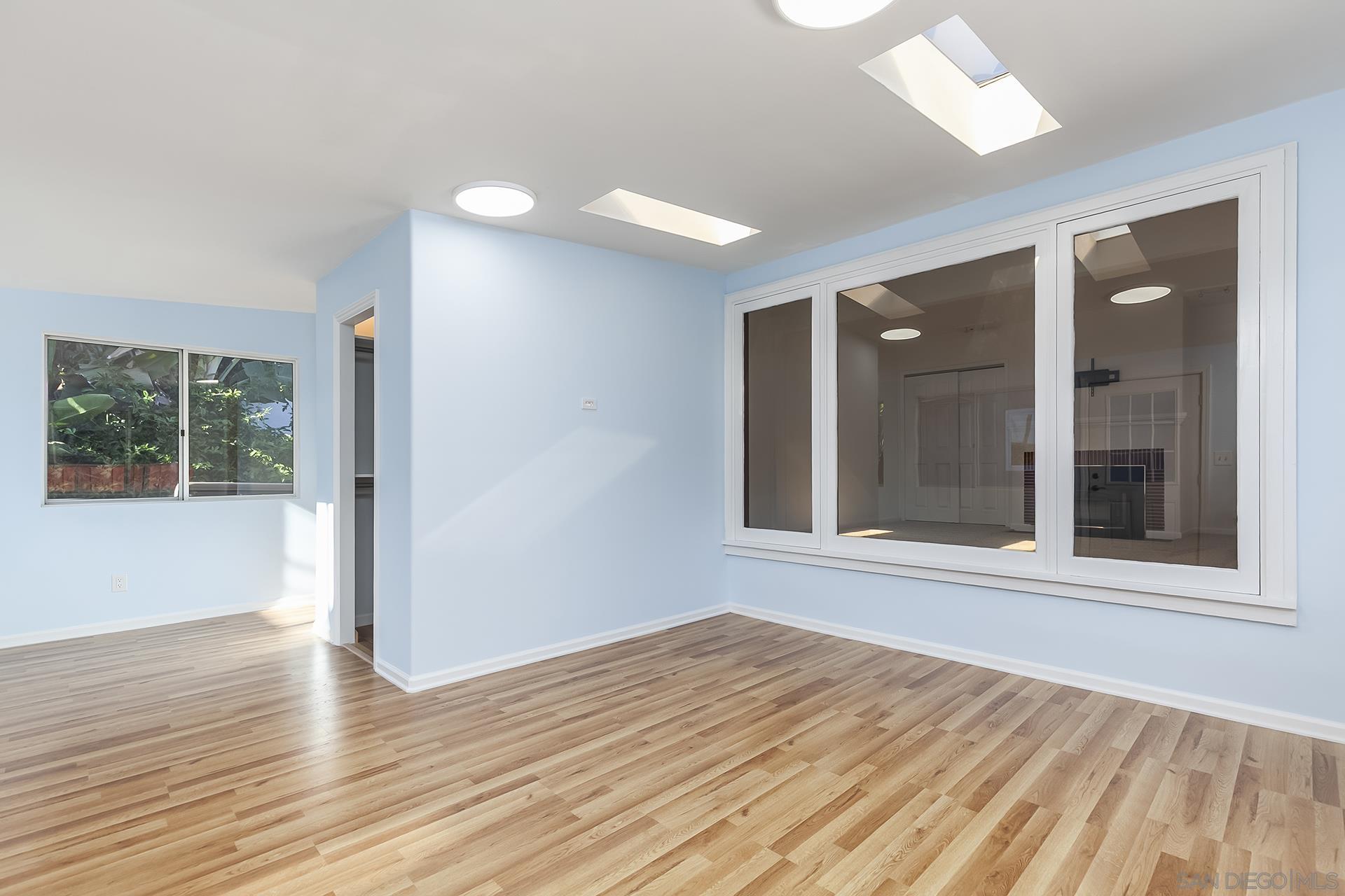 Detail Gallery Image 29 of 75 For 4445  Coronado Avenue, San Diego,  CA 92107 - 6 Beds | 2/1 Baths