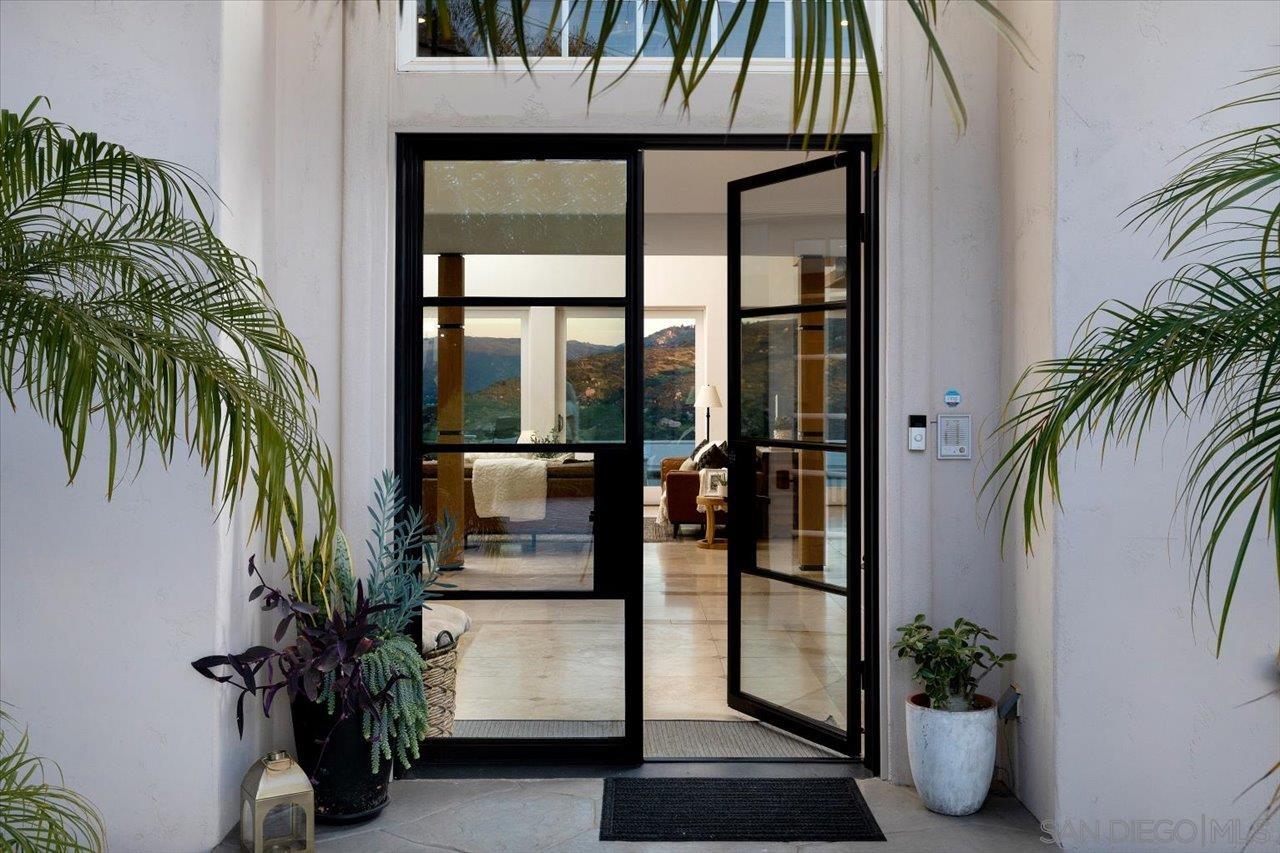 Detail Gallery Image 15 of 75 For 2814  Paseo Del Sol, Escondido,  CA 92025 - 6 Beds | 4/1 Baths