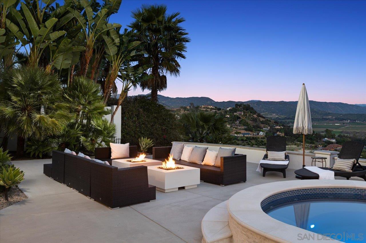 Detail Gallery Image 4 of 75 For 2814  Paseo Del Sol, Escondido,  CA 92025 - 6 Beds | 4/1 Baths