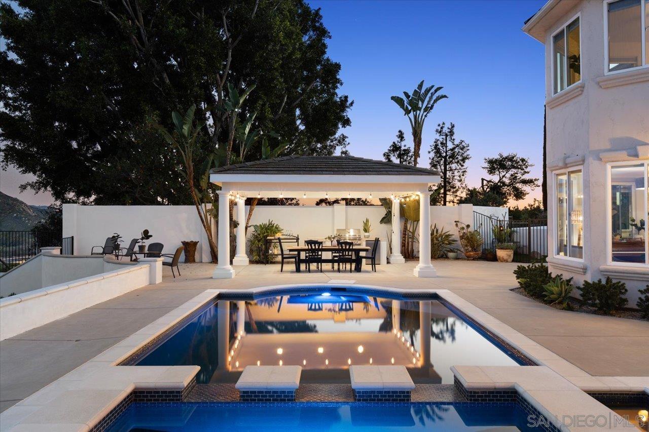 Detail Gallery Image 8 of 75 For 2814  Paseo Del Sol, Escondido,  CA 92025 - 6 Beds | 4/1 Baths