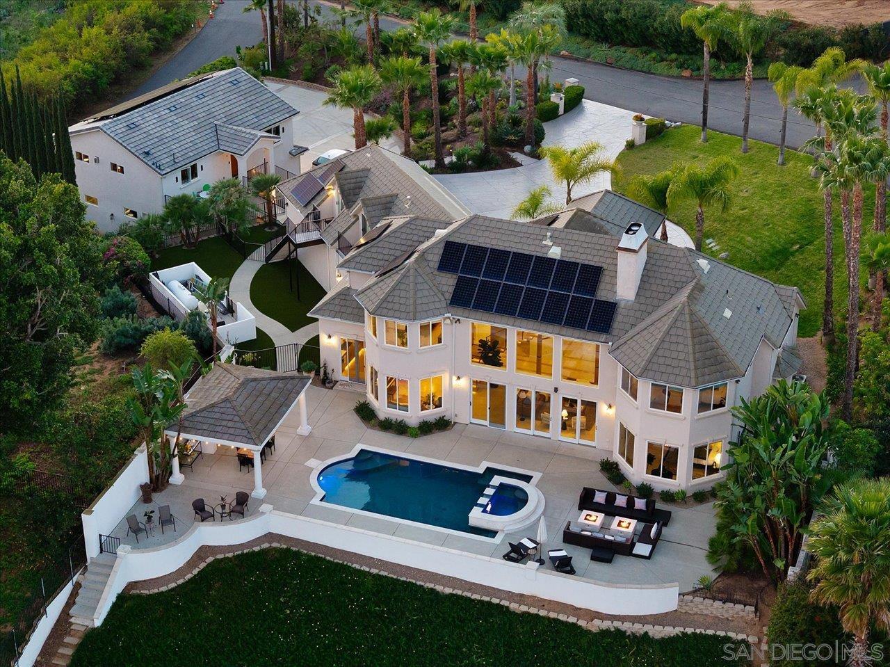 Detail Gallery Image 9 of 75 For 2814  Paseo Del Sol, Escondido,  CA 92025 - 6 Beds | 4/1 Baths