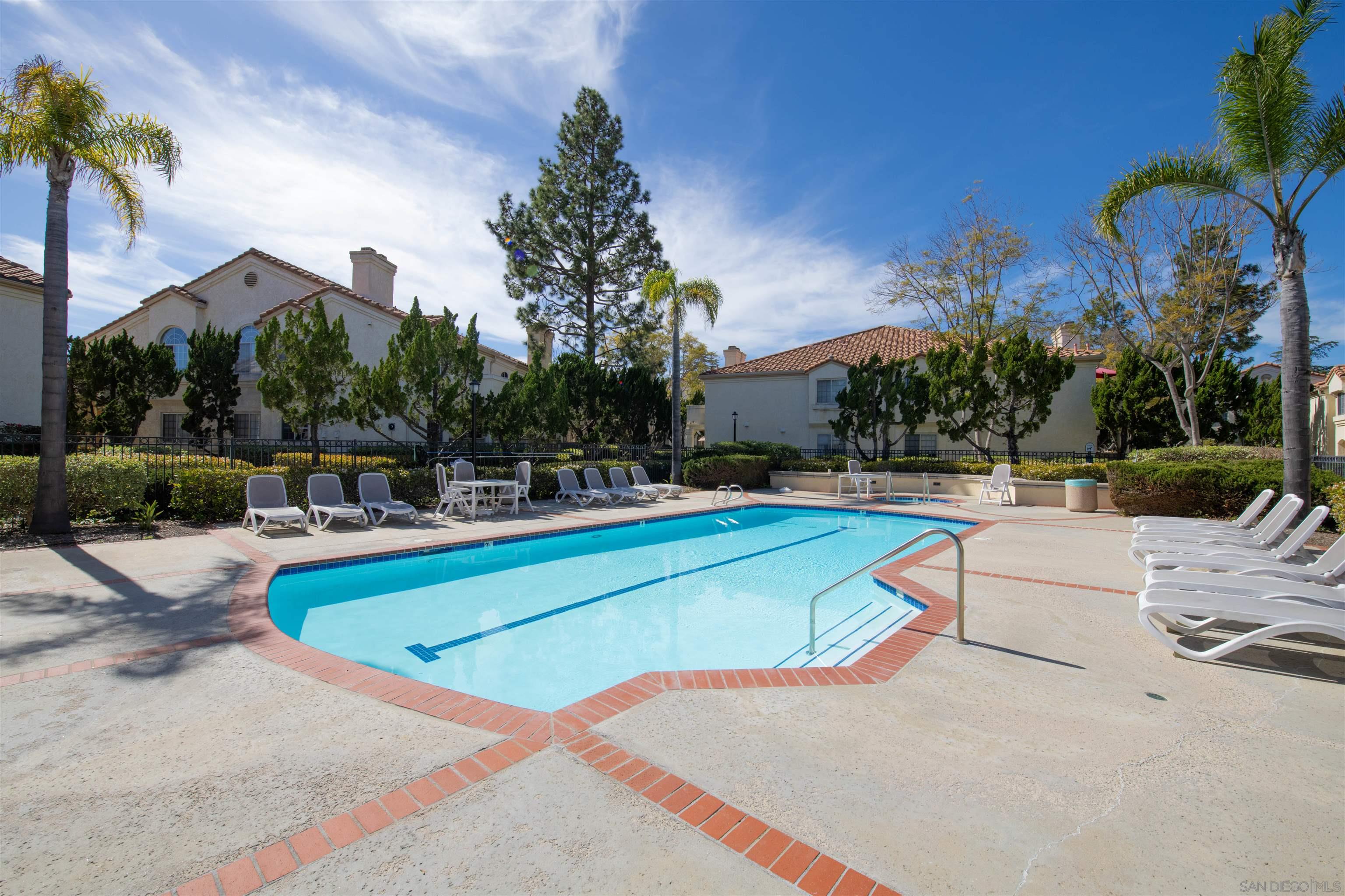 Detail Gallery Image 13 of 16 For 1050  La Tortuga Dr  #15,  Vista,  CA 92081 - 2 Beds | 1/1 Baths