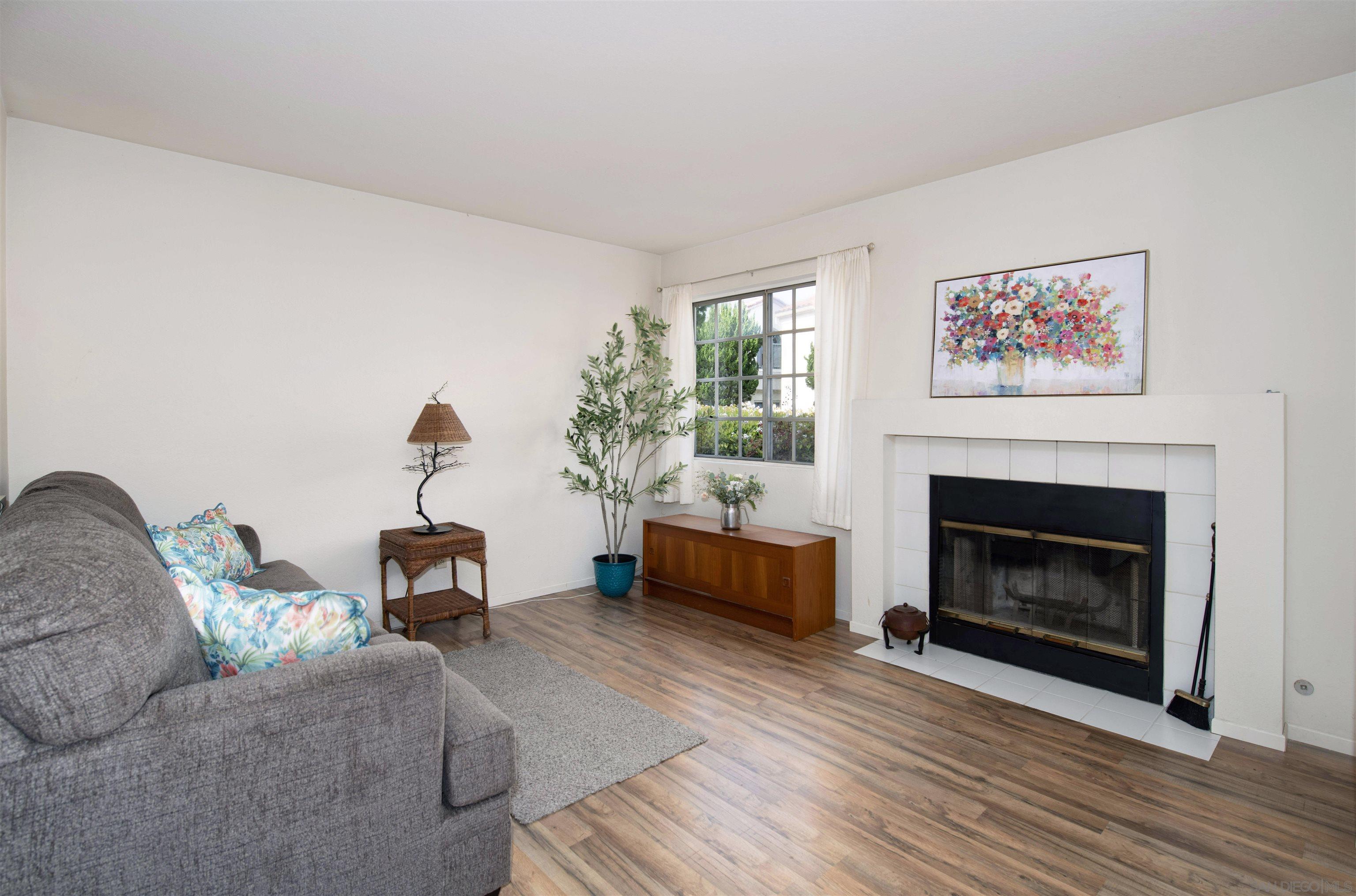 Detail Gallery Image 4 of 16 For 1050  La Tortuga Dr  #15,  Vista,  CA 92081 - 2 Beds | 1/1 Baths