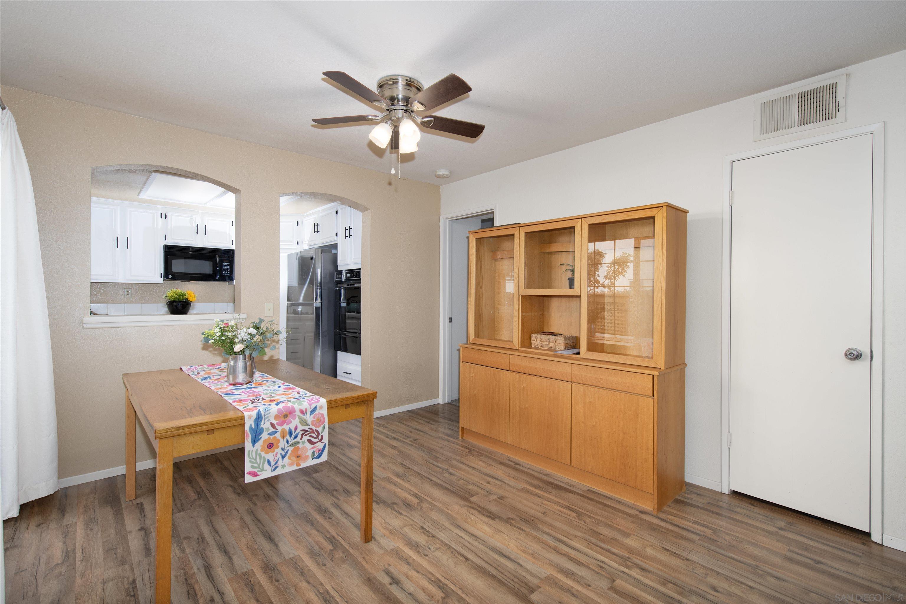 Detail Gallery Image 6 of 16 For 1050  La Tortuga Dr  #15,  Vista,  CA 92081 - 2 Beds | 1/1 Baths