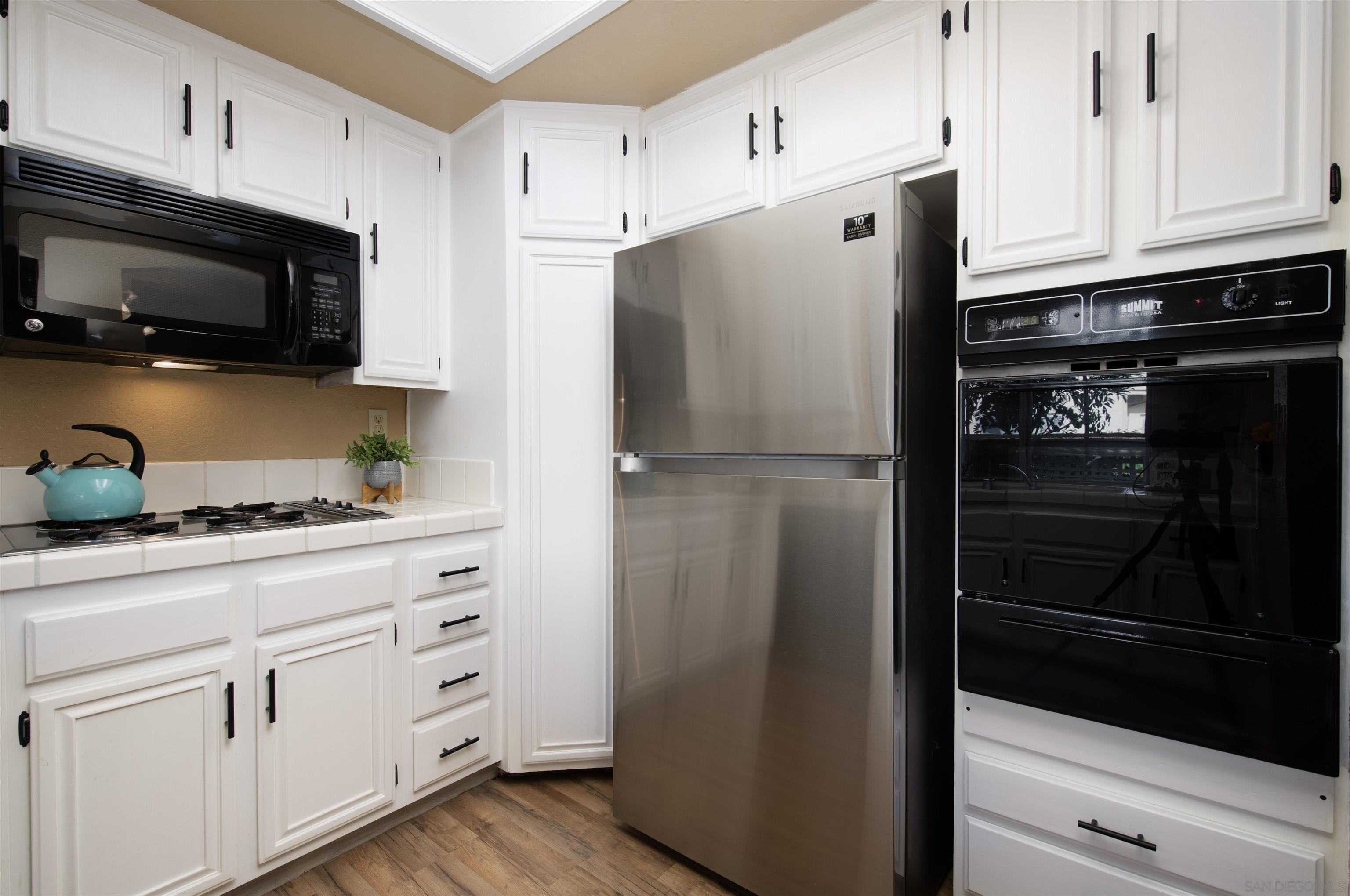 Detail Gallery Image 7 of 16 For 1050  La Tortuga Dr  #15,  Vista,  CA 92081 - 2 Beds | 1/1 Baths