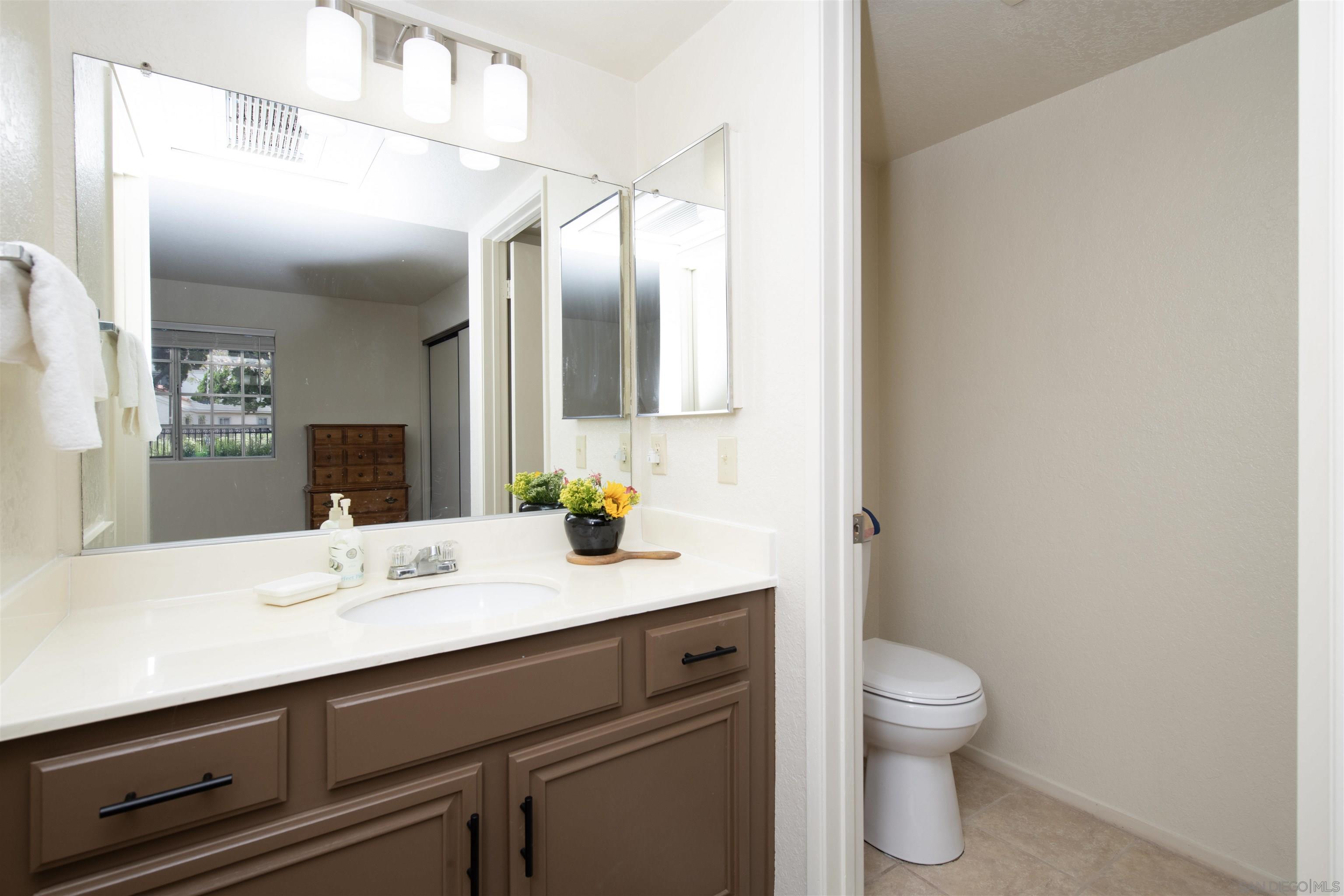 Detail Gallery Image 10 of 16 For 1050  La Tortuga Dr  #15,  Vista,  CA 92081 - 2 Beds | 1/1 Baths