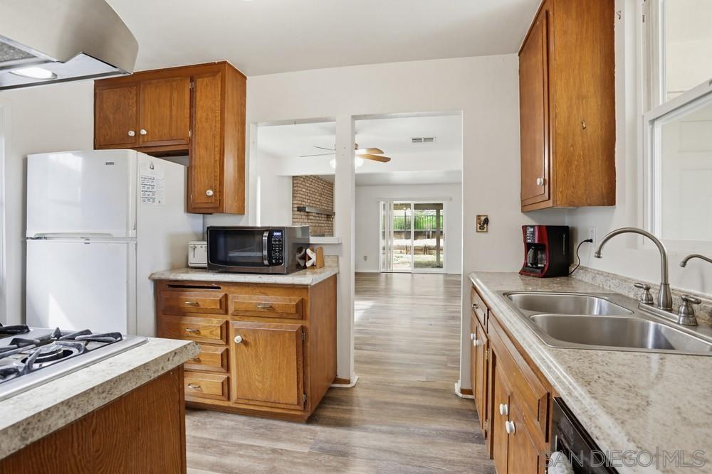 Detail Gallery Image 13 of 28 For 4534  Chateau, San Diego,  CA 92117 - 3 Beds | 2 Baths