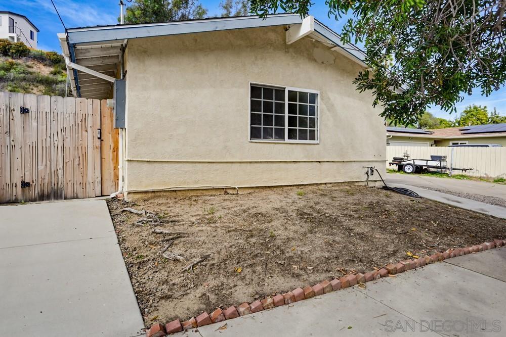 Detail Gallery Image 3 of 28 For 4534  Chateau, San Diego,  CA 92117 - 3 Beds | 2 Baths