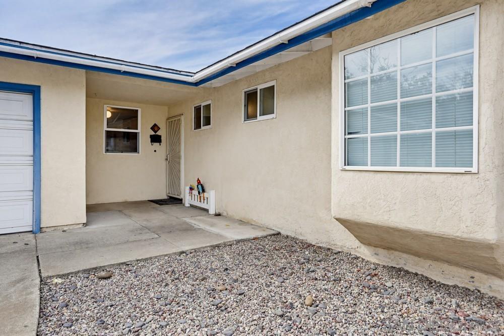 Detail Gallery Image 4 of 28 For 4534  Chateau, San Diego,  CA 92117 - 3 Beds | 2 Baths