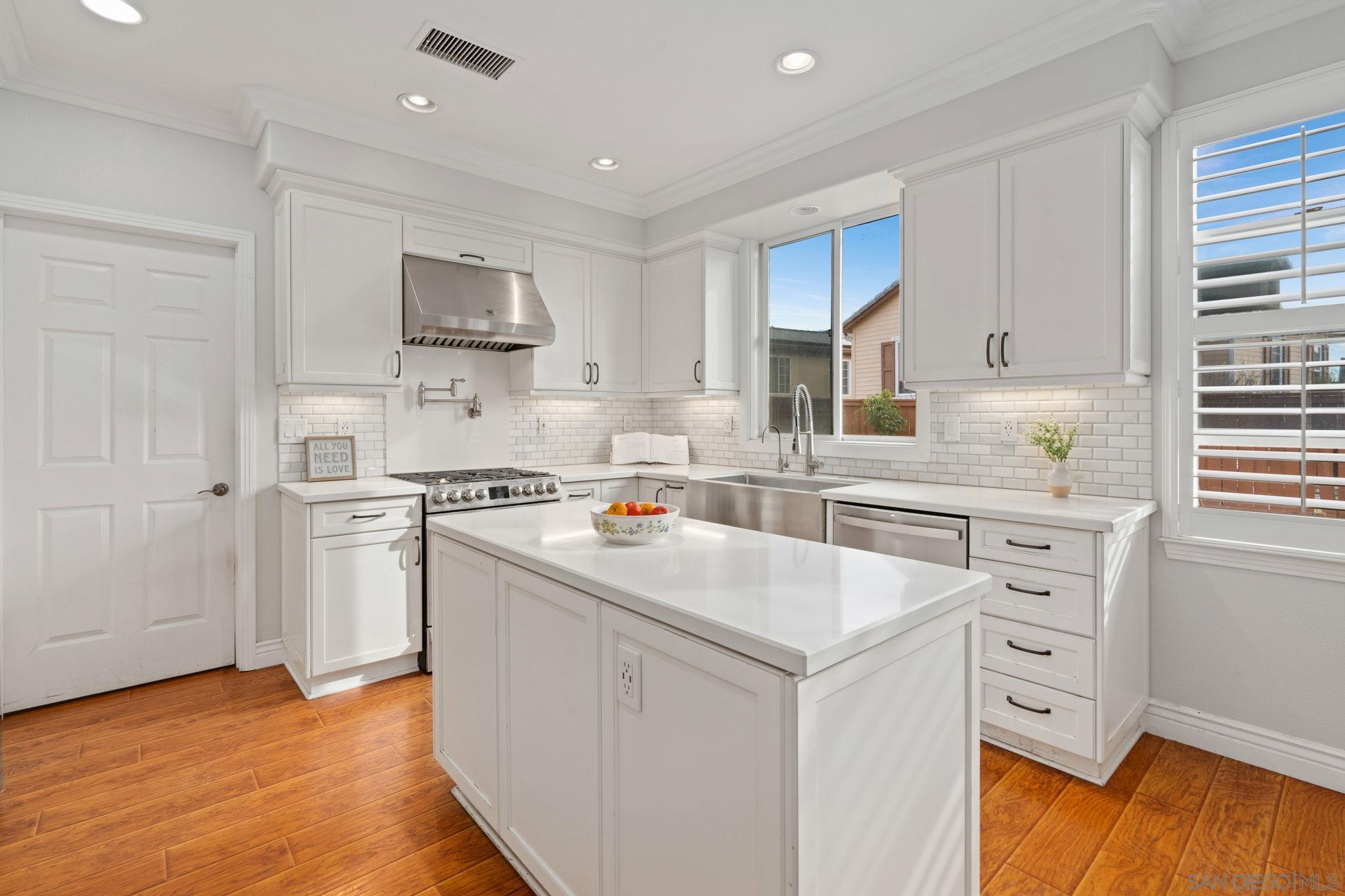 Detail Gallery Image 23 of 60 For 644  Wilmington Dr, Chula Vista,  CA 91914 - 5 Beds | 4 Baths