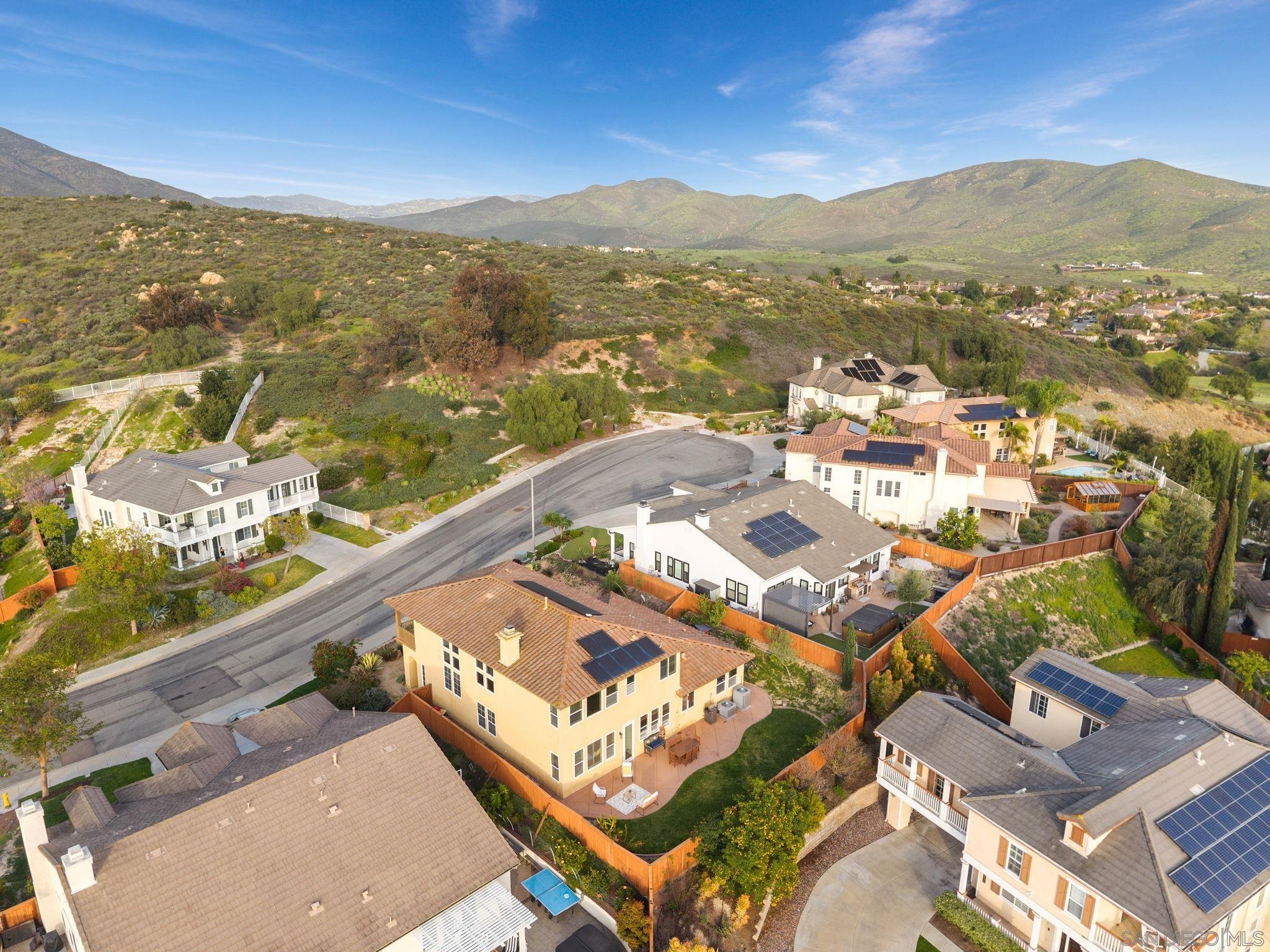 Detail Gallery Image 4 of 60 For 644  Wilmington Dr, Chula Vista,  CA 91914 - 5 Beds | 4 Baths