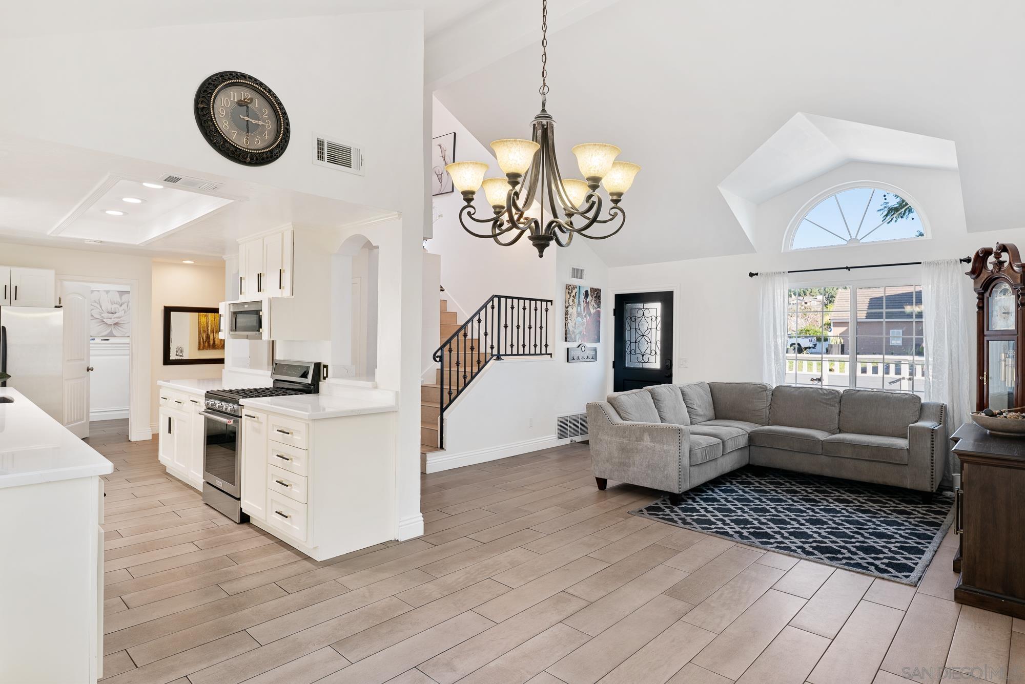 Detail Gallery Image 14 of 49 For 14192  Chicarita Creek Rd, San Diego,  CA 92128 - 4 Beds | 2/1 Baths