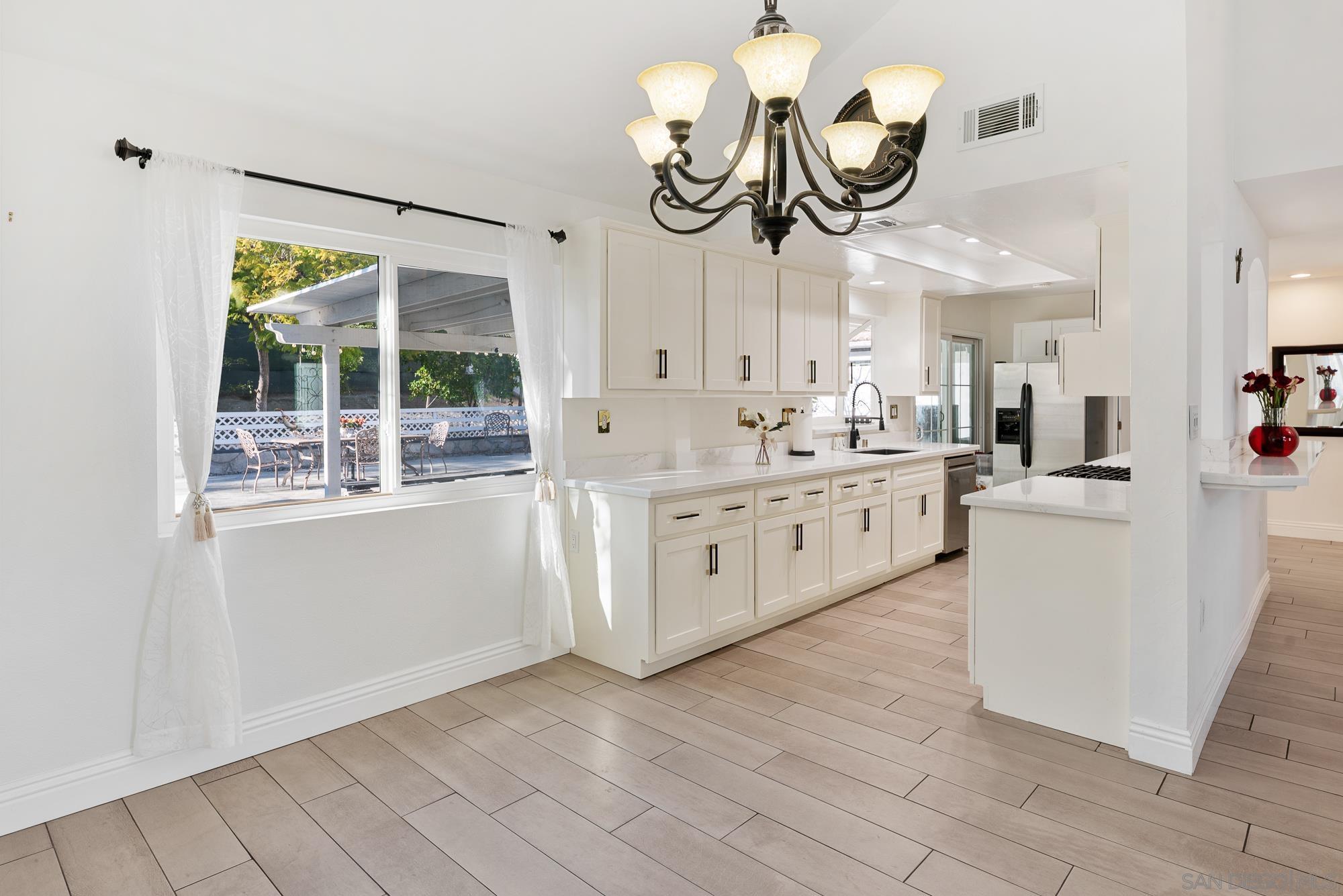 Detail Gallery Image 15 of 49 For 14192  Chicarita Creek Rd, San Diego,  CA 92128 - 4 Beds | 2/1 Baths