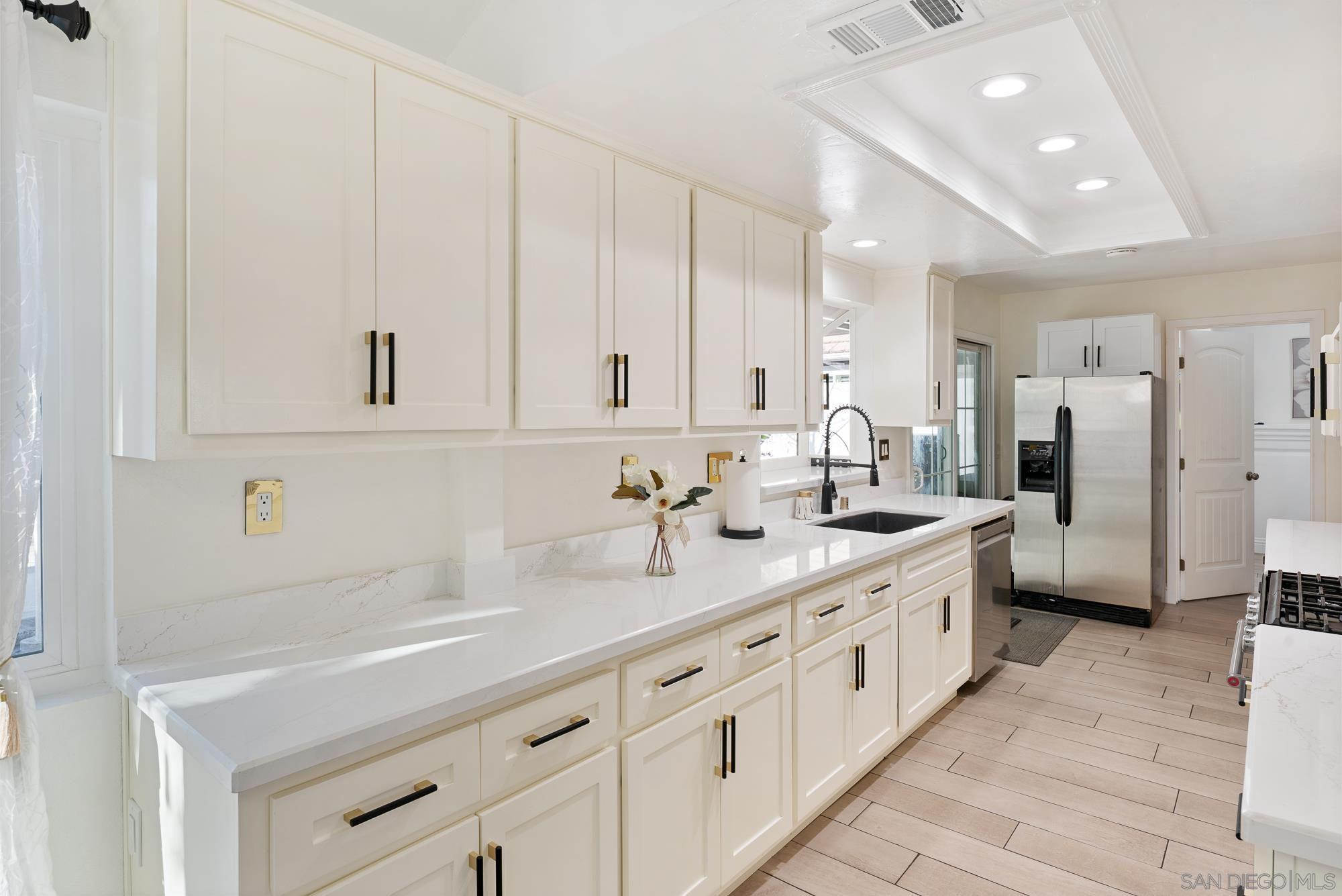 Detail Gallery Image 17 of 49 For 14192  Chicarita Creek Rd, San Diego,  CA 92128 - 4 Beds | 2/1 Baths