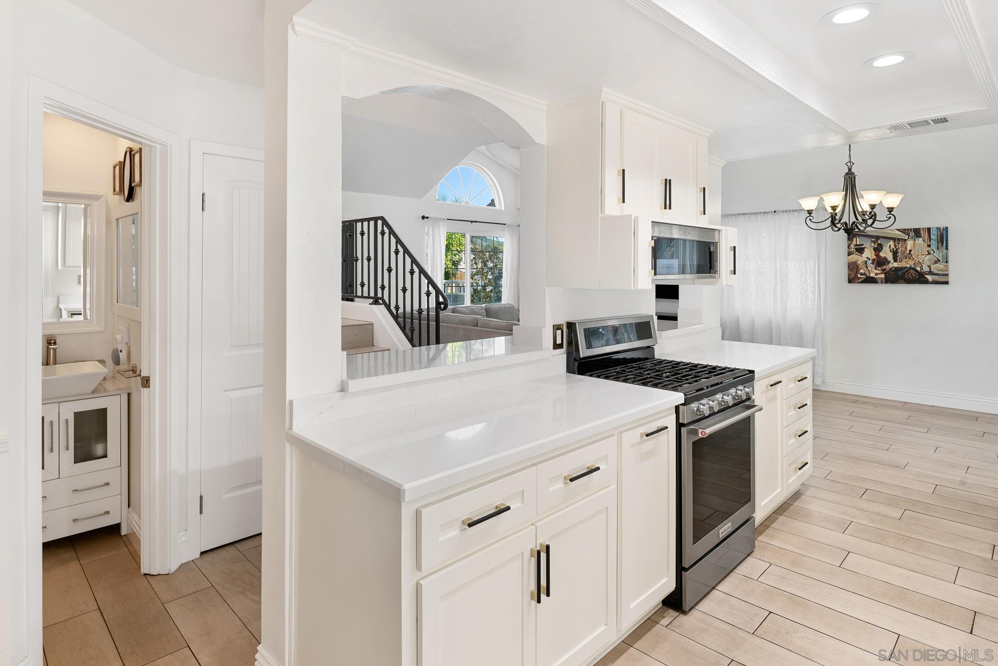 Detail Gallery Image 20 of 49 For 14192  Chicarita Creek Rd, San Diego,  CA 92128 - 4 Beds | 2/1 Baths