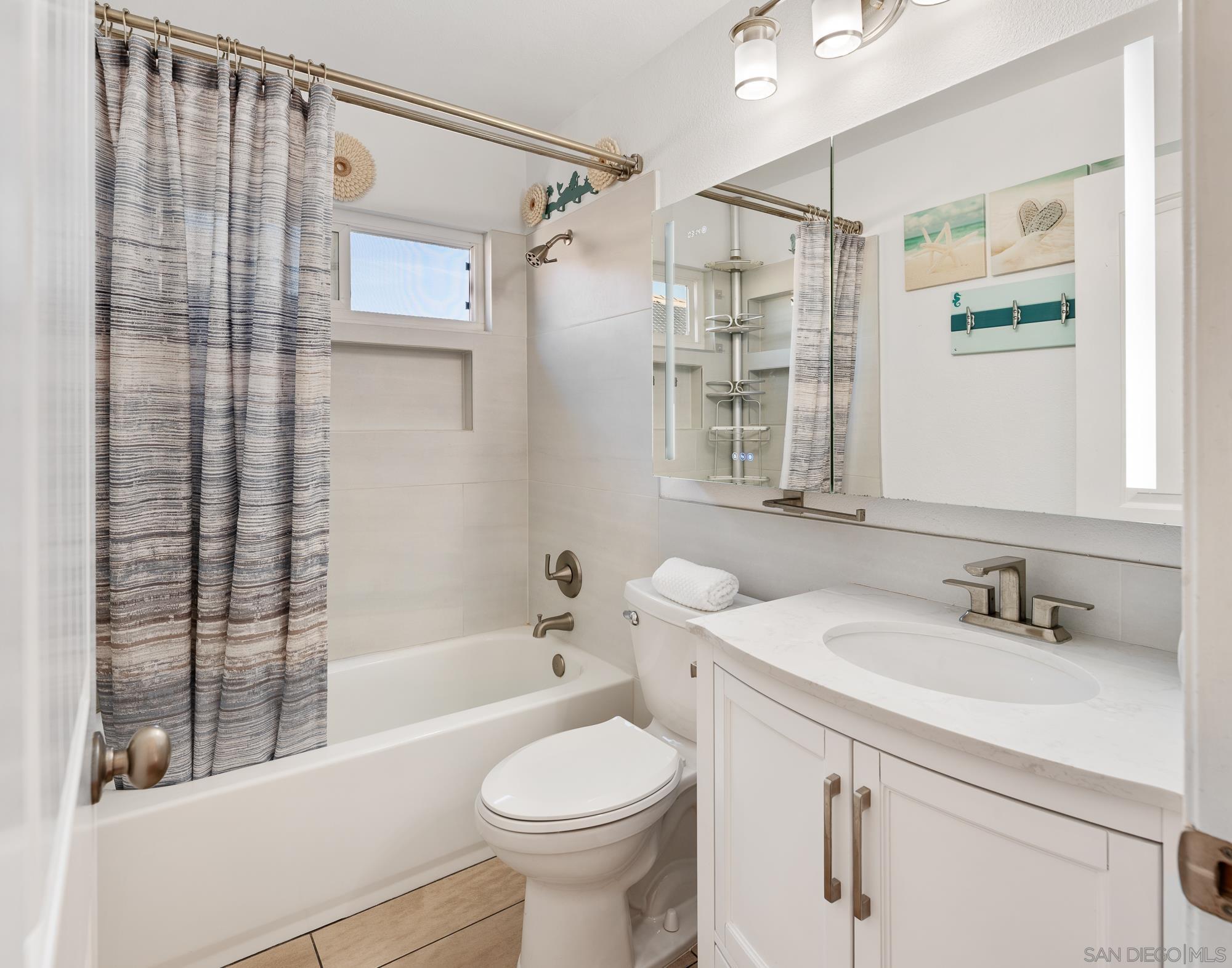 Detail Gallery Image 30 of 49 For 14192  Chicarita Creek Rd, San Diego,  CA 92128 - 4 Beds | 2/1 Baths