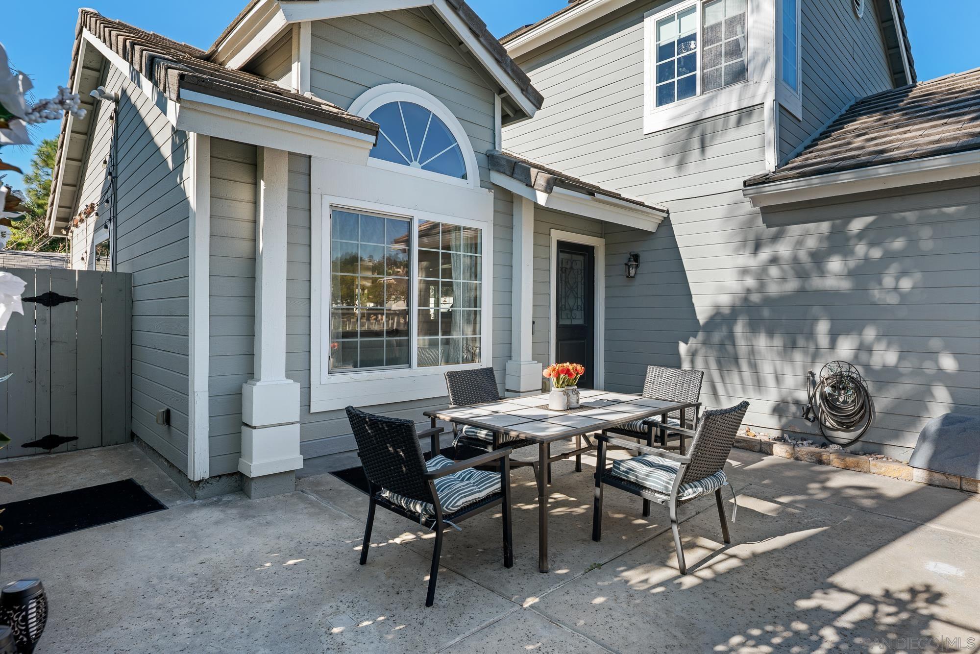 Detail Gallery Image 6 of 49 For 14192  Chicarita Creek Rd, San Diego,  CA 92128 - 4 Beds | 2/1 Baths