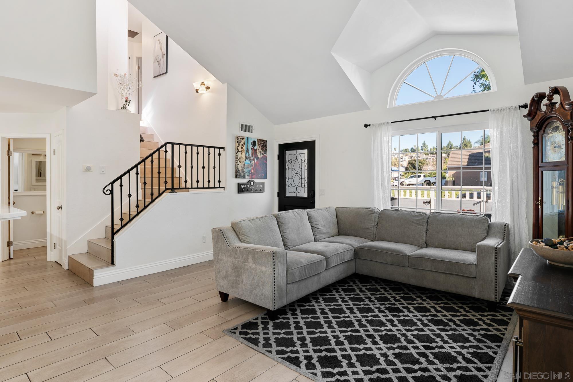 Detail Gallery Image 10 of 49 For 14192  Chicarita Creek Rd, San Diego,  CA 92128 - 4 Beds | 2/1 Baths