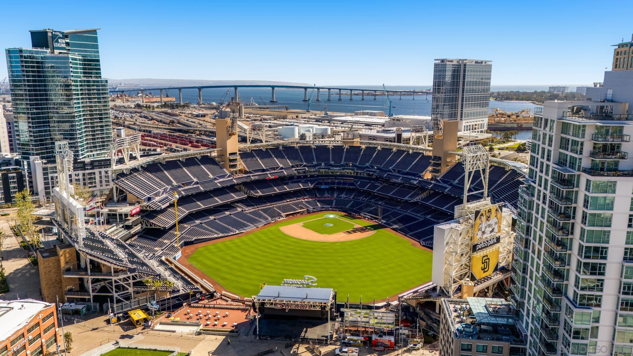 Detail Gallery Image 3 of 75 For 877  Island Ave  #1006,  San Diego,  CA 92101 - 2 Beds | 2/1 Baths