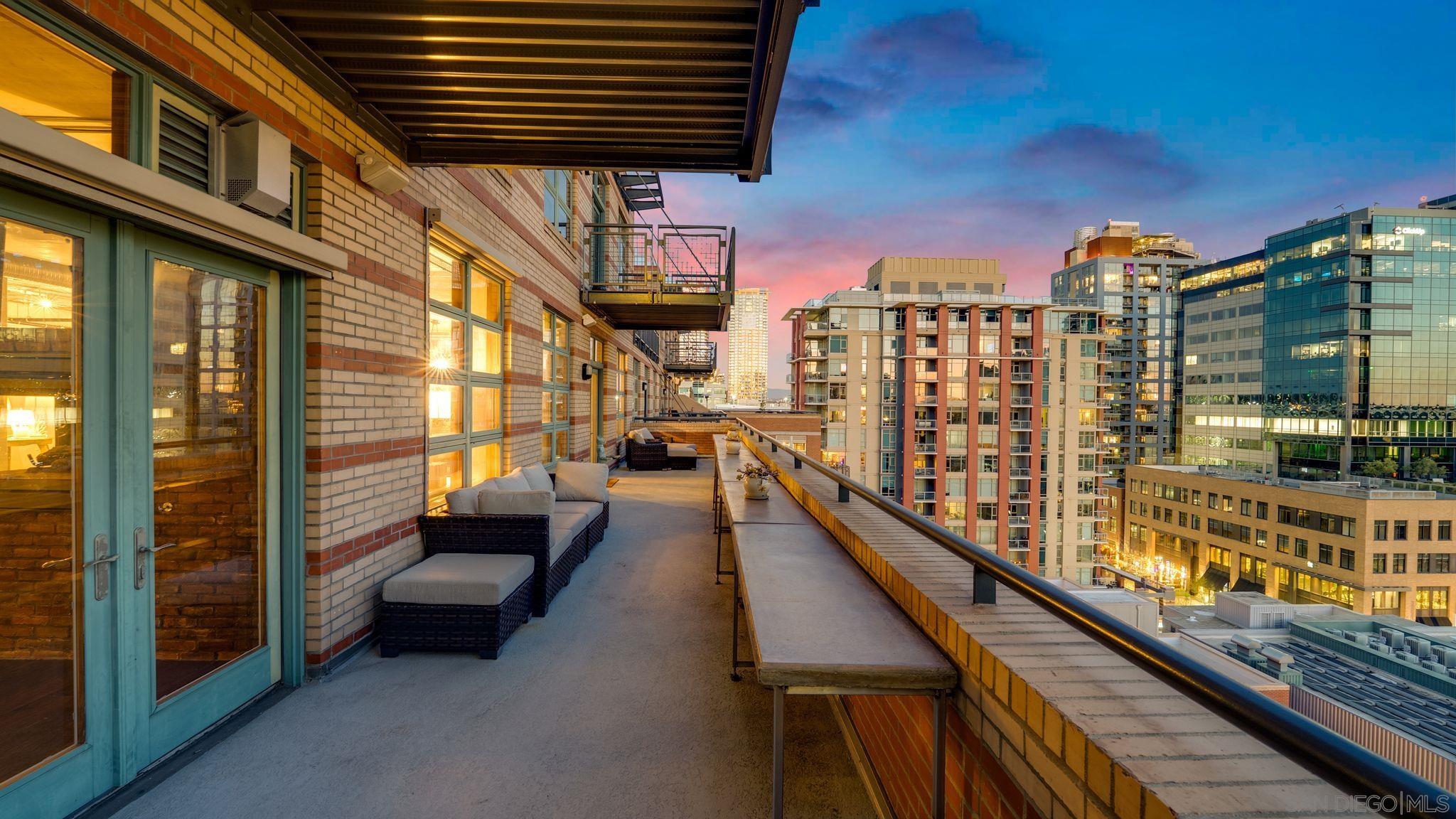 Detail Gallery Image 6 of 75 For 877  Island Ave  #1006,  San Diego,  CA 92101 - 2 Beds | 2/1 Baths