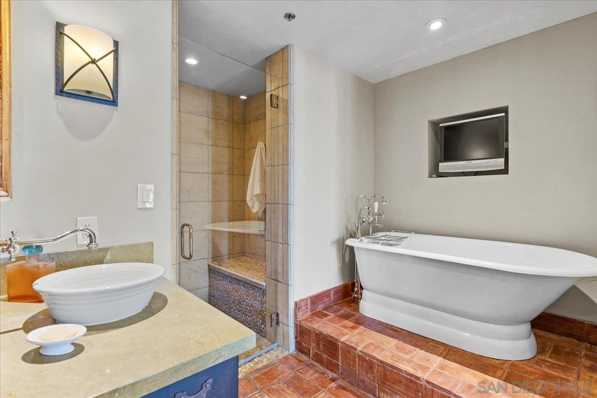 Detail Gallery Image 64 of 75 For 877  Island Ave  #1006,  San Diego,  CA 92101 - 2 Beds | 2/1 Baths