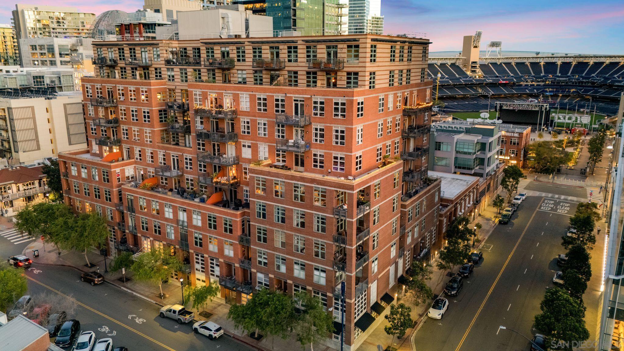 Detail Gallery Image 8 of 75 For 877  Island Ave  #1006,  San Diego,  CA 92101 - 2 Beds | 2/1 Baths