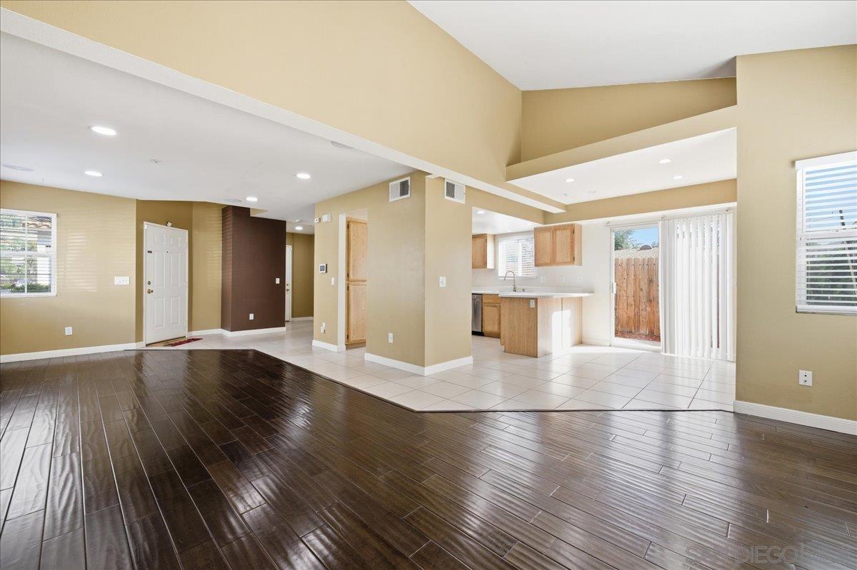 Detail Gallery Image 5 of 40 For 3143  Lamar Ct, Spring Valley,  CA 91977 - 3 Beds | 2/1 Baths