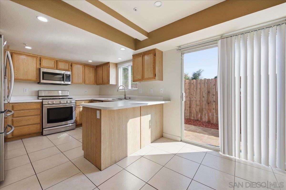 Detail Gallery Image 6 of 40 For 3143  Lamar Ct, Spring Valley,  CA 91977 - 3 Beds | 2/1 Baths