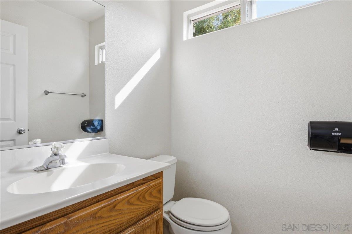 Detail Gallery Image 9 of 40 For 3143  Lamar Ct, Spring Valley,  CA 91977 - 3 Beds | 2/1 Baths