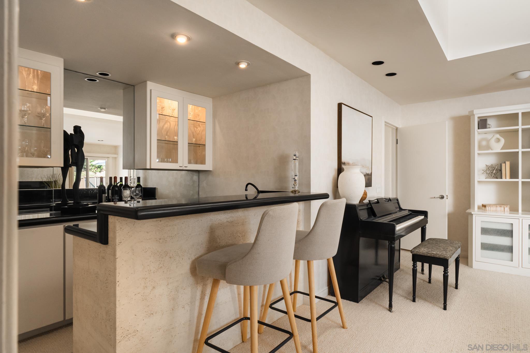 Detail Gallery Image 11 of 42 For 15943  Ranch Hollow Rd, Poway,  CA 92064 - 5 Beds | 4/1 Baths