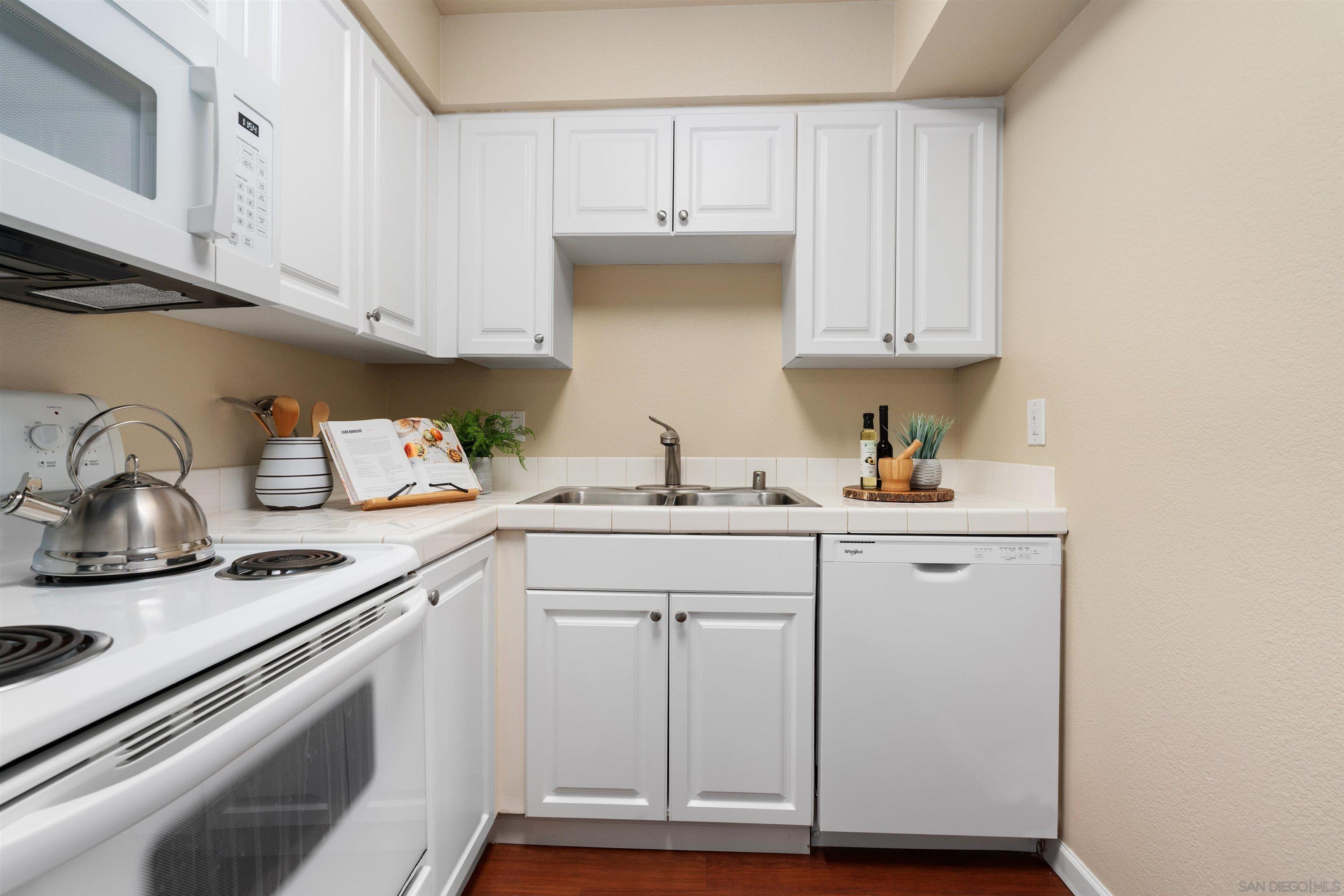 Detail Gallery Image 23 of 62 For 6955  Alvarado Rd  #70,  San Diego,  CA 92120 - 2 Beds | 2 Baths