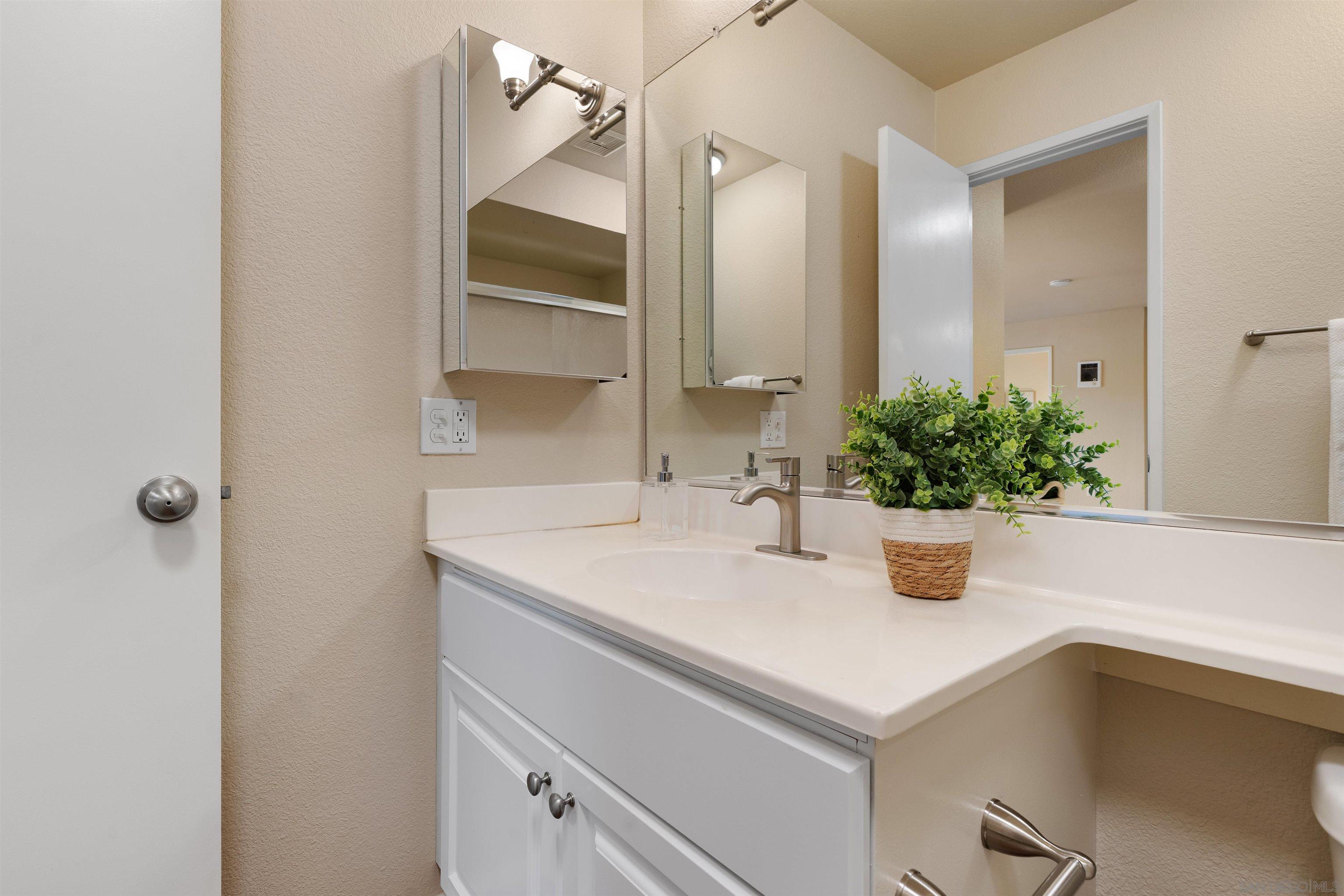 Detail Gallery Image 38 of 62 For 6955  Alvarado Rd  #70,  San Diego,  CA 92120 - 2 Beds | 2 Baths