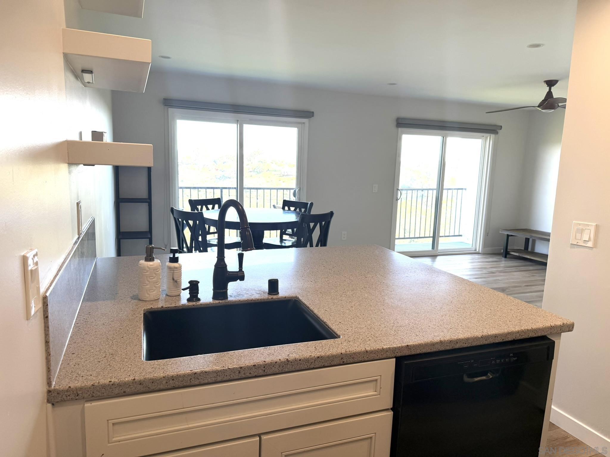 Detail Gallery Image 11 of 31 For 3079  Cowley Way  38, San Diego,  CA 92117 - 2 Beds | 1/1 Baths