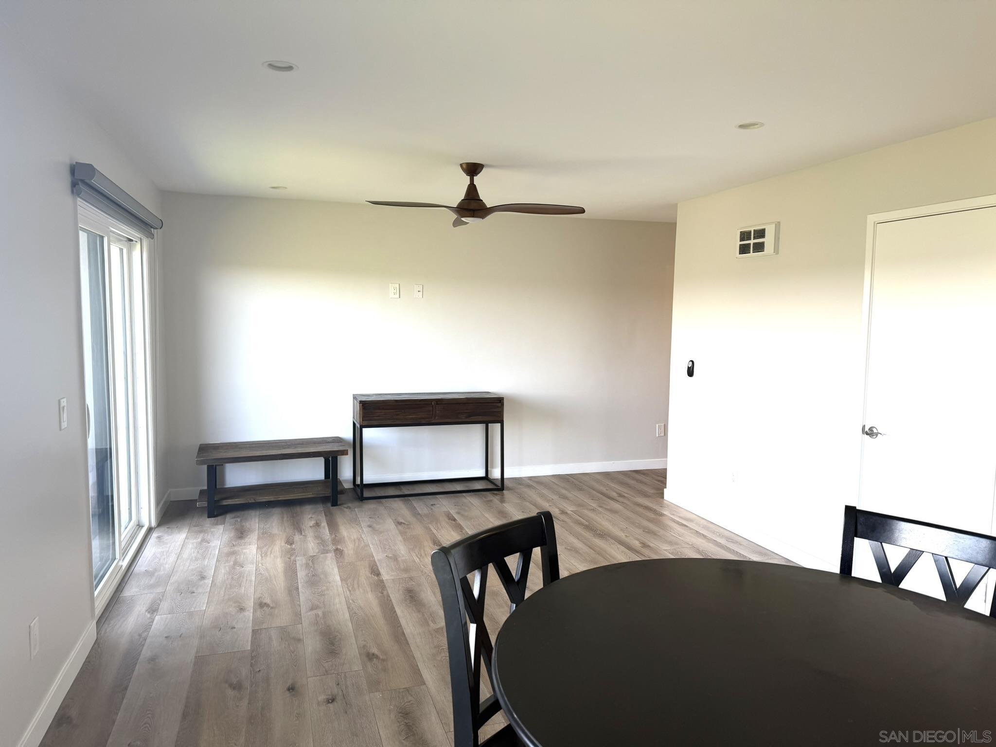 Detail Gallery Image 7 of 31 For 3079  Cowley Way  38, San Diego,  CA 92117 - 2 Beds | 1/1 Baths