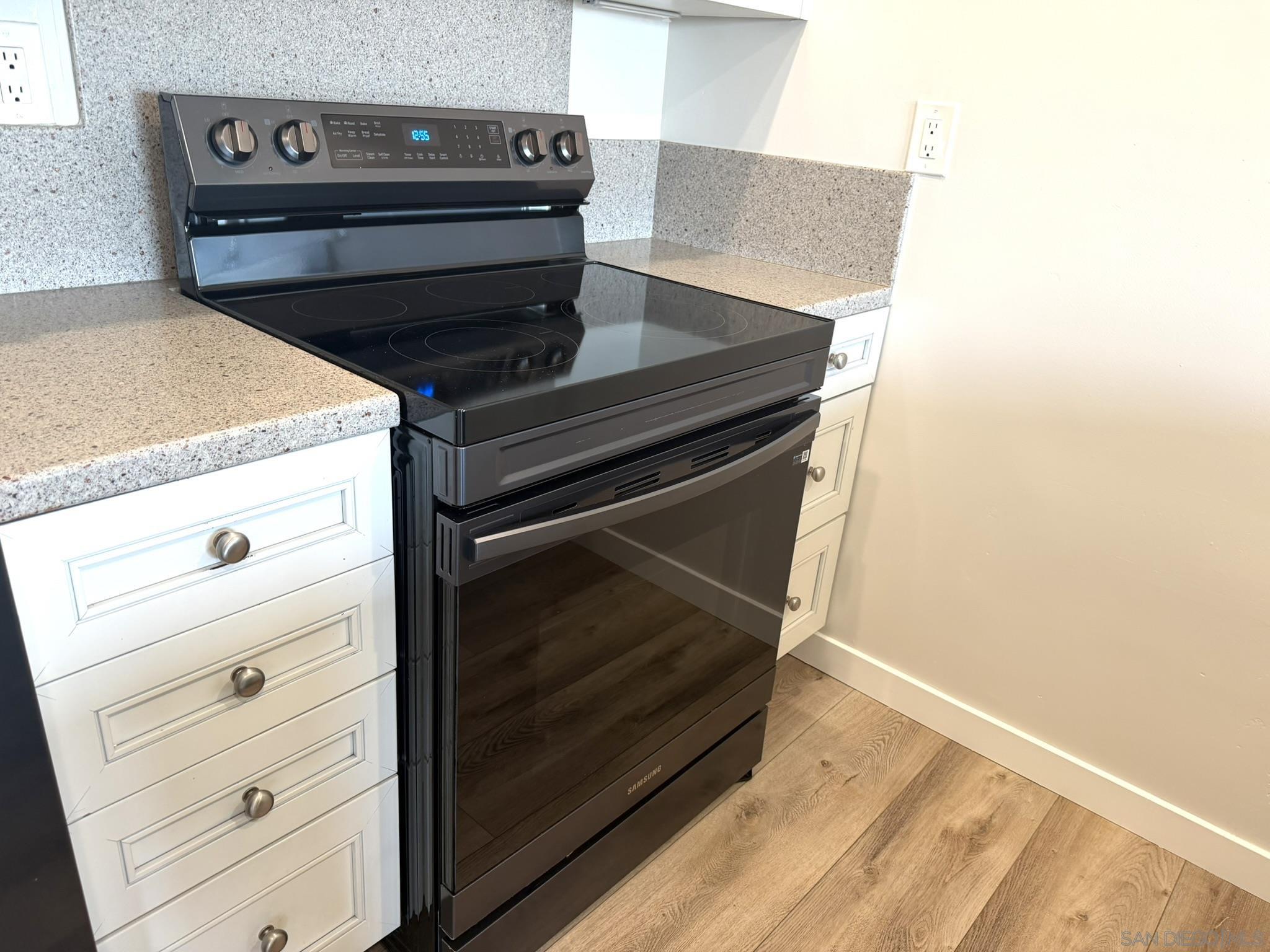 Detail Gallery Image 10 of 31 For 3079  Cowley Way  38, San Diego,  CA 92117 - 2 Beds | 1/1 Baths