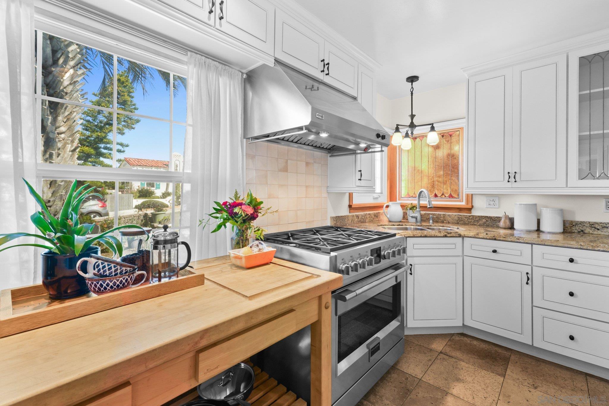 Detail Gallery Image 11 of 35 For 4437  Long Branch Ave, San Diego,  CA 92107 - 2 Beds | 2 Baths