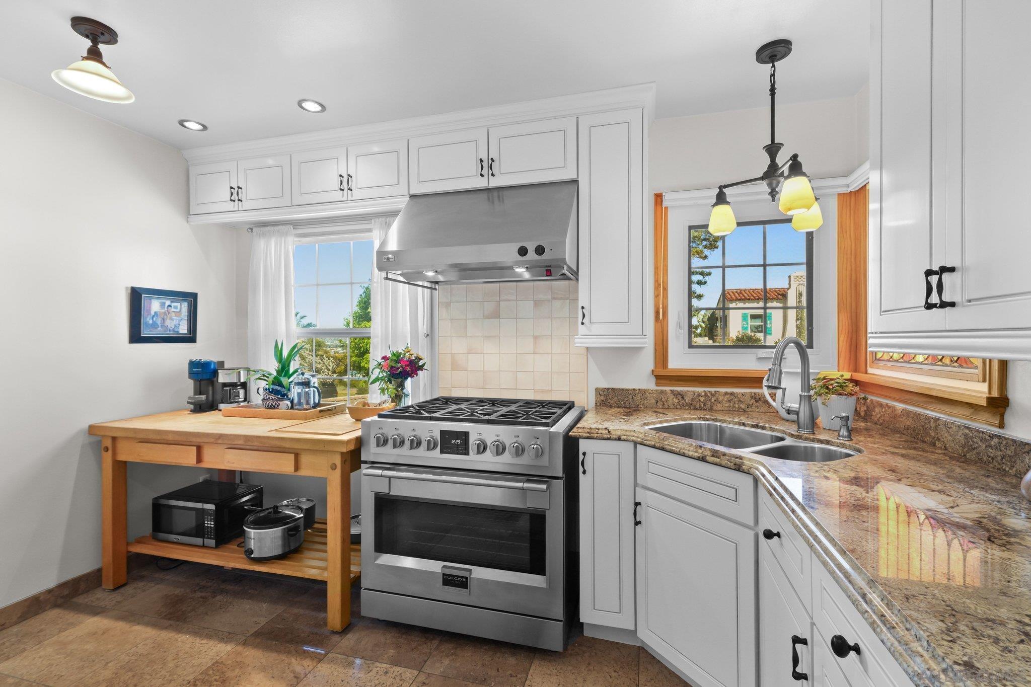 Detail Gallery Image 12 of 35 For 4437  Long Branch Ave, San Diego,  CA 92107 - 2 Beds | 2 Baths