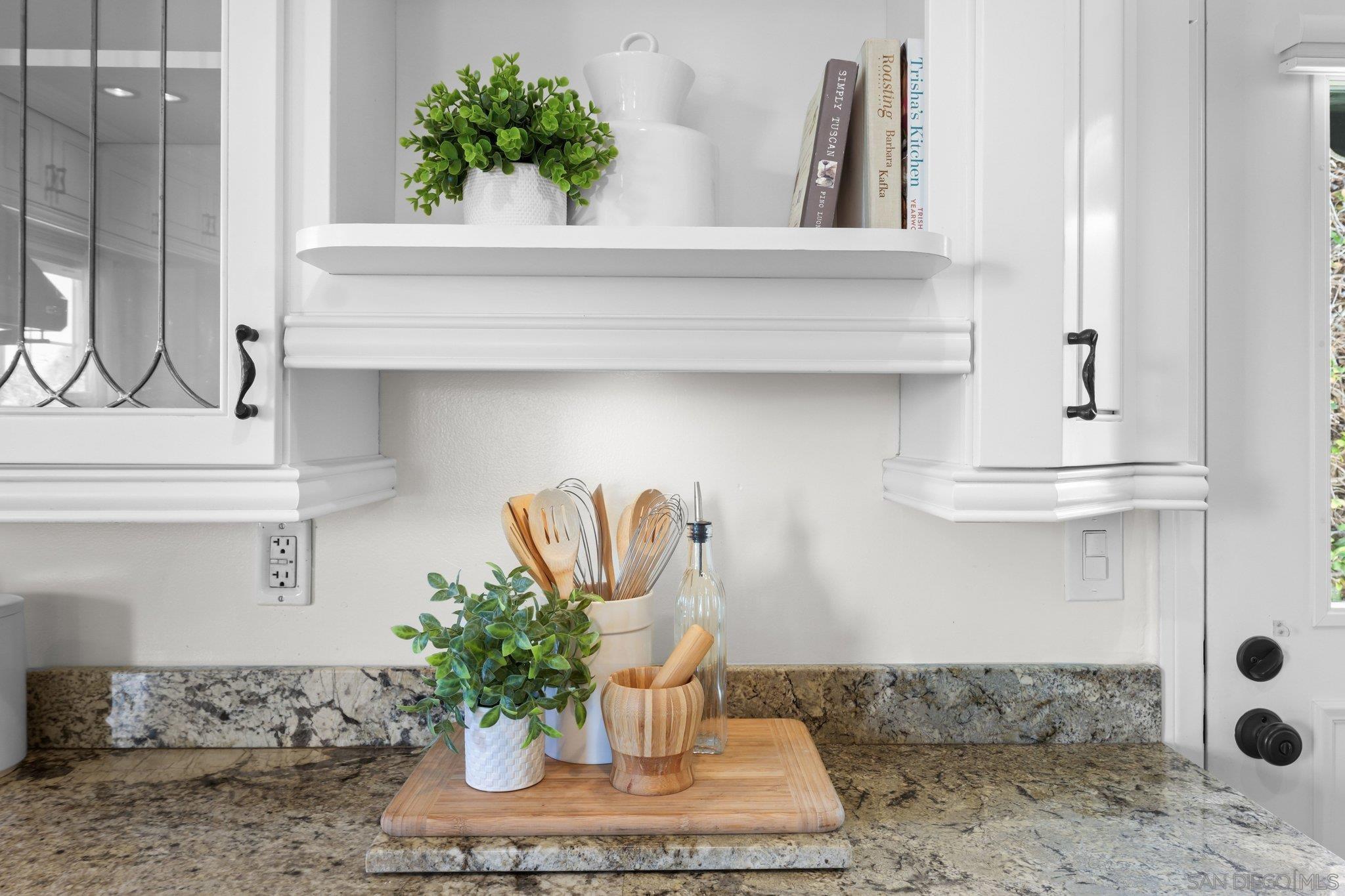 Detail Gallery Image 14 of 35 For 4437  Long Branch Ave, San Diego,  CA 92107 - 2 Beds | 2 Baths