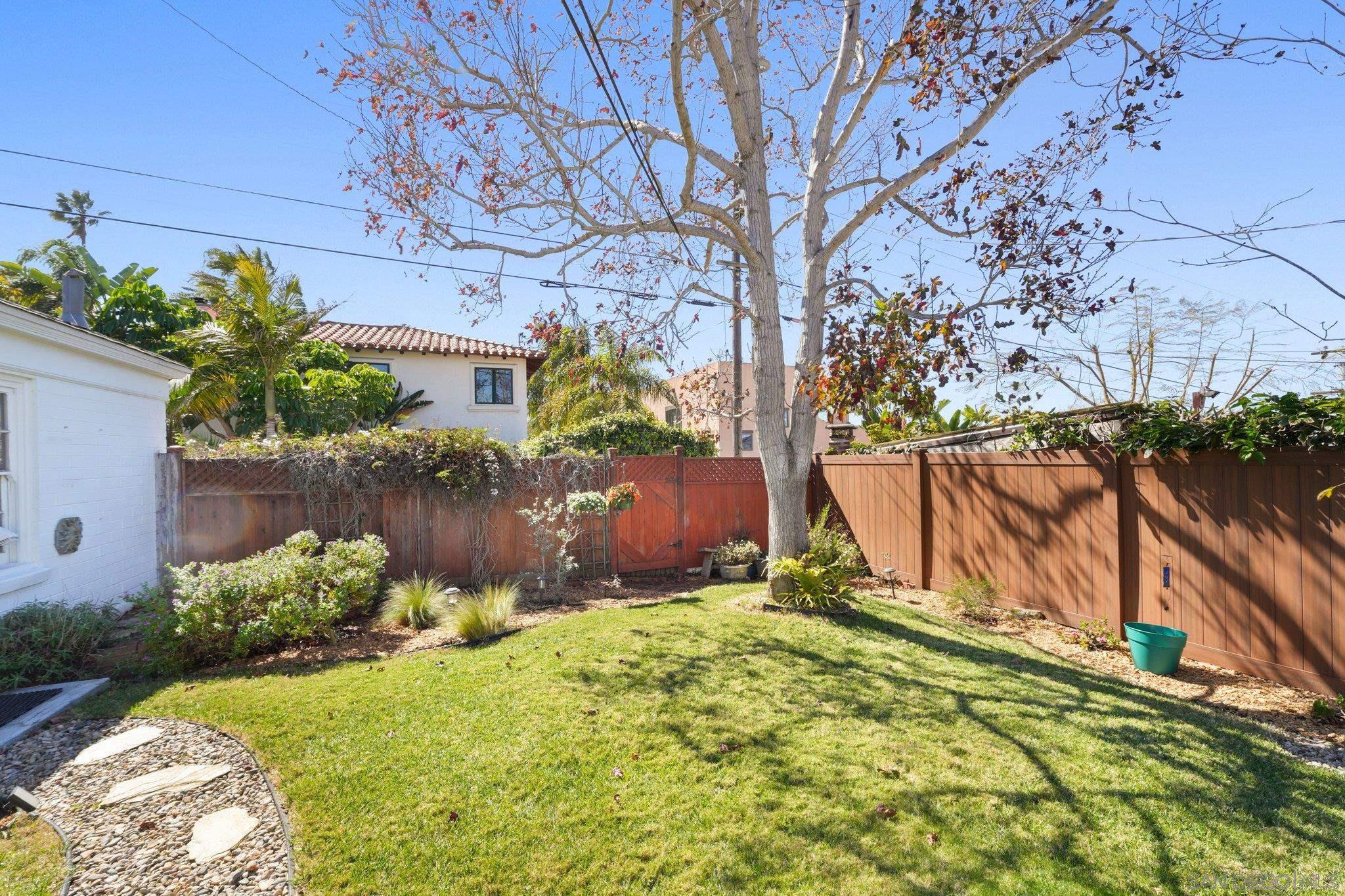 Detail Gallery Image 25 of 35 For 4437  Long Branch Ave, San Diego,  CA 92107 - 2 Beds | 2 Baths