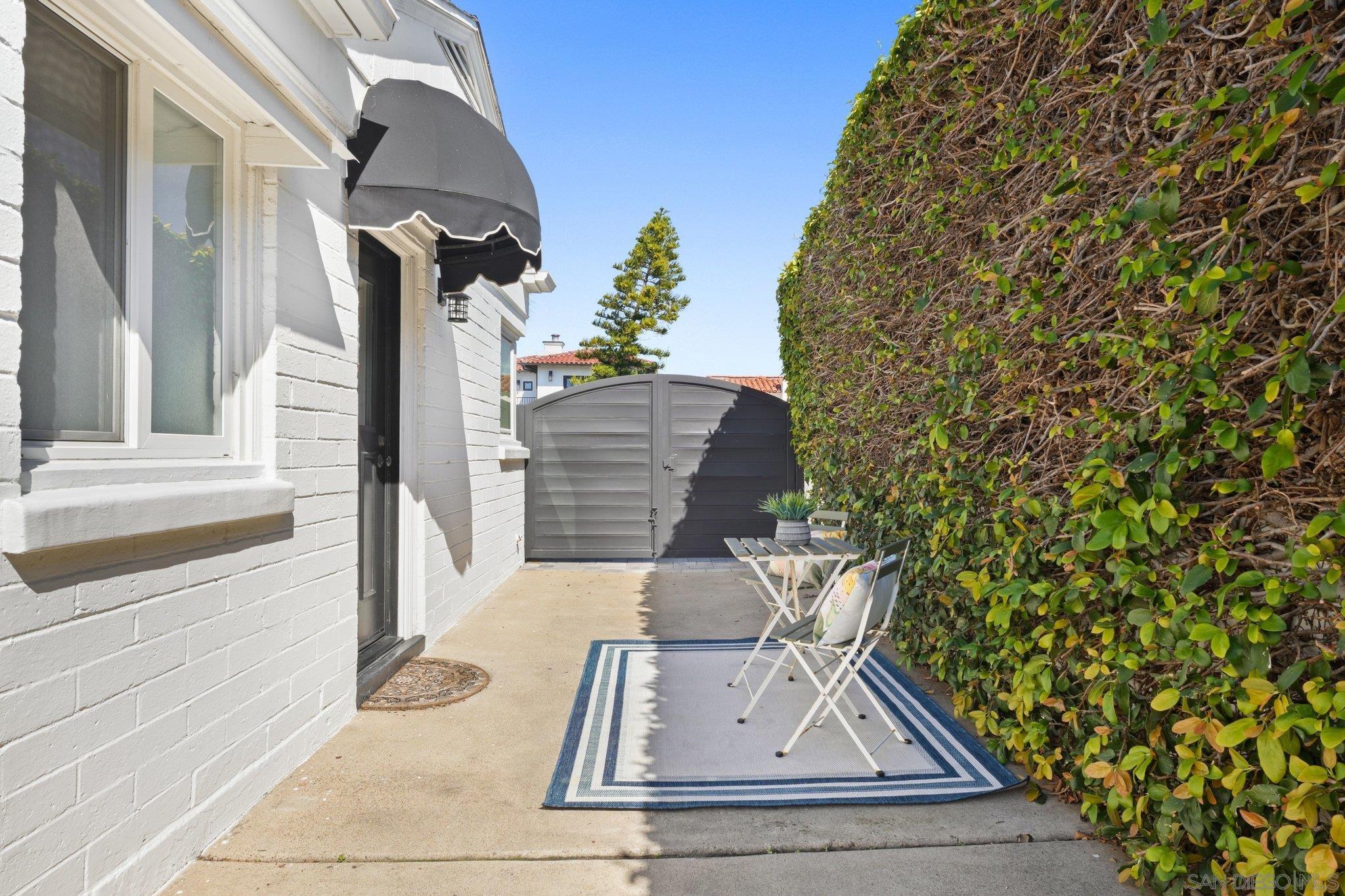 Detail Gallery Image 29 of 35 For 4437  Long Branch Ave, San Diego,  CA 92107 - 2 Beds | 2 Baths