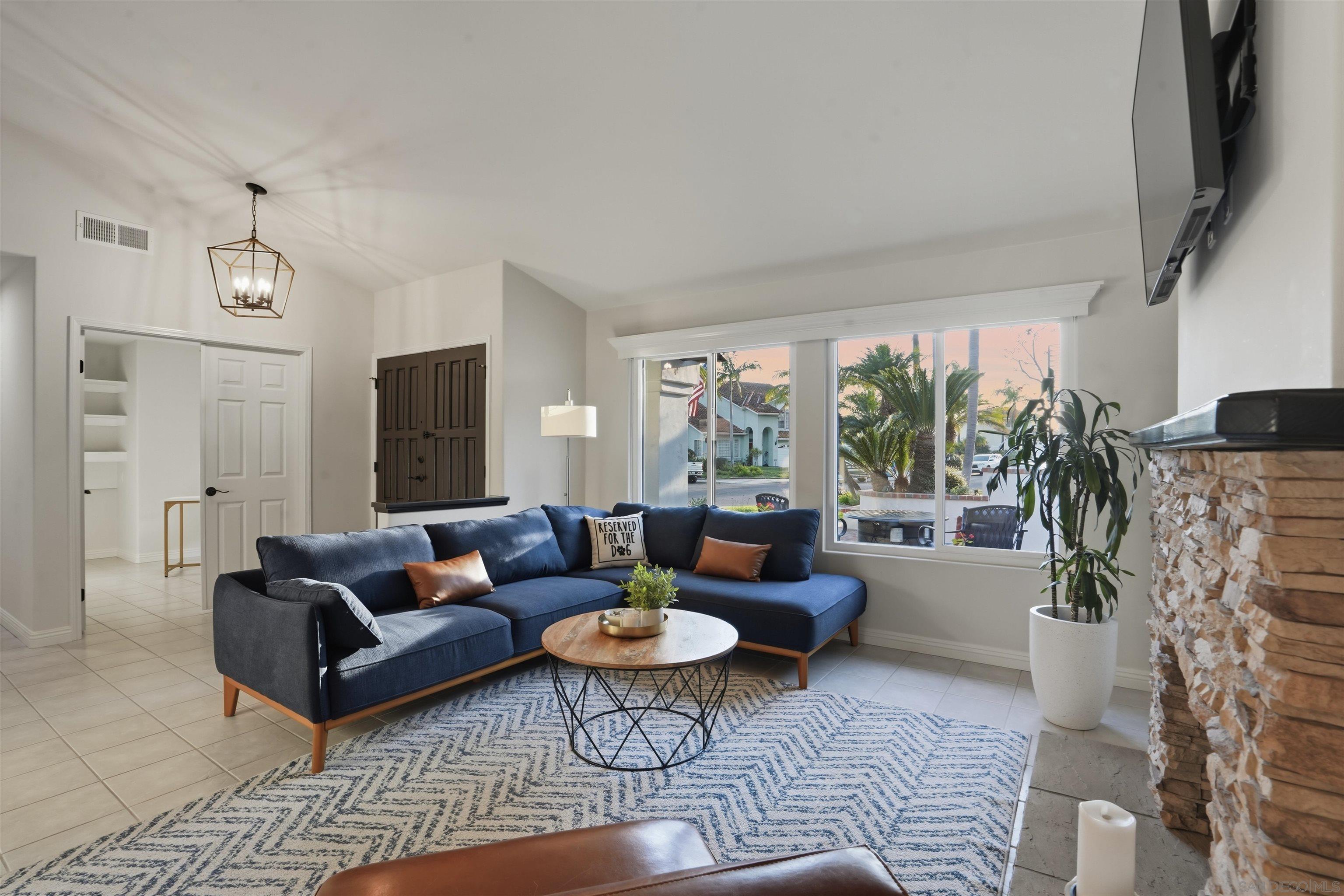 Detail Gallery Image 2 of 27 For 4378  Shasta, Carlsbad,  CA 92010 - 4 Beds | 2 Baths