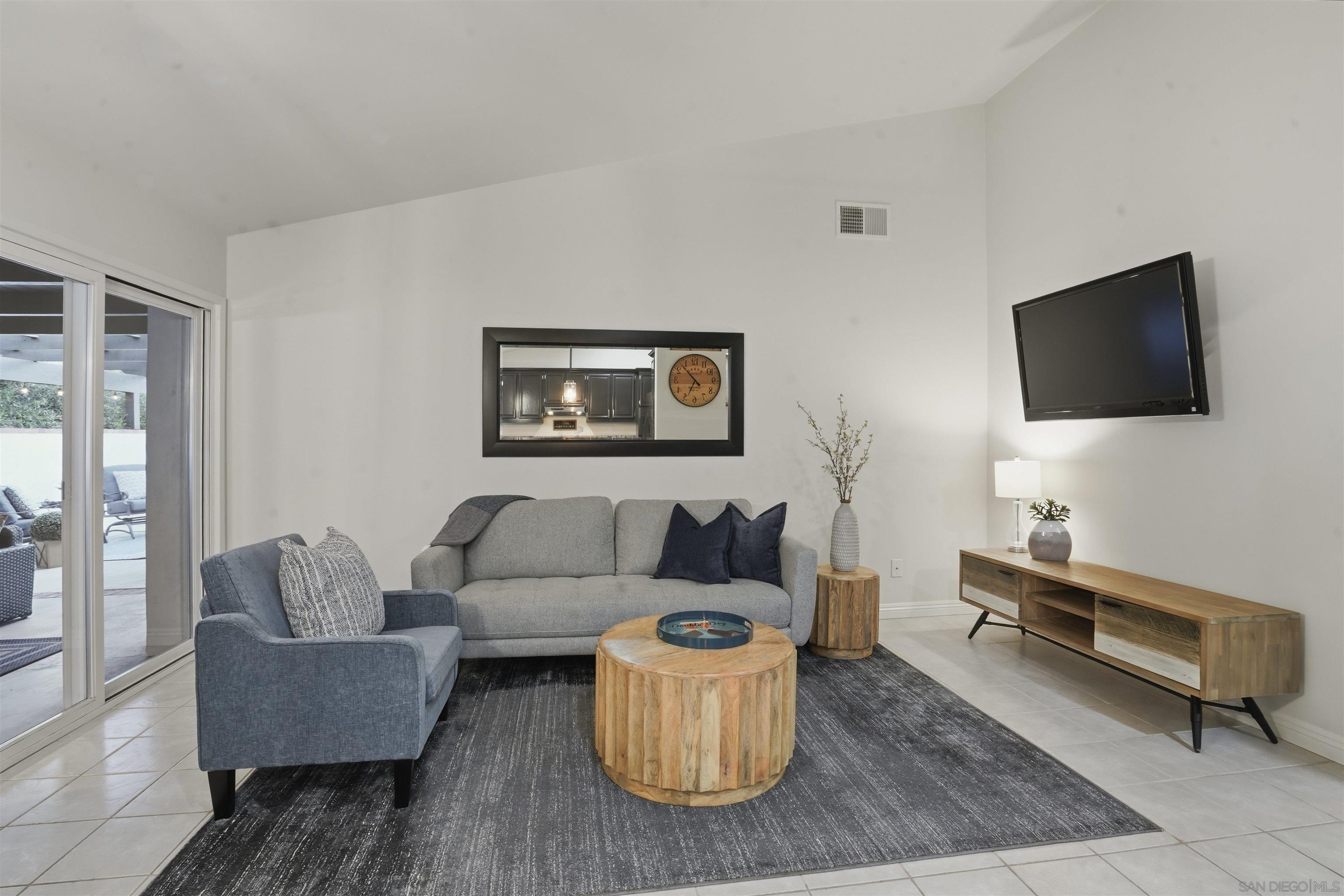 Detail Gallery Image 8 of 27 For 4378  Shasta, Carlsbad,  CA 92010 - 4 Beds | 2 Baths